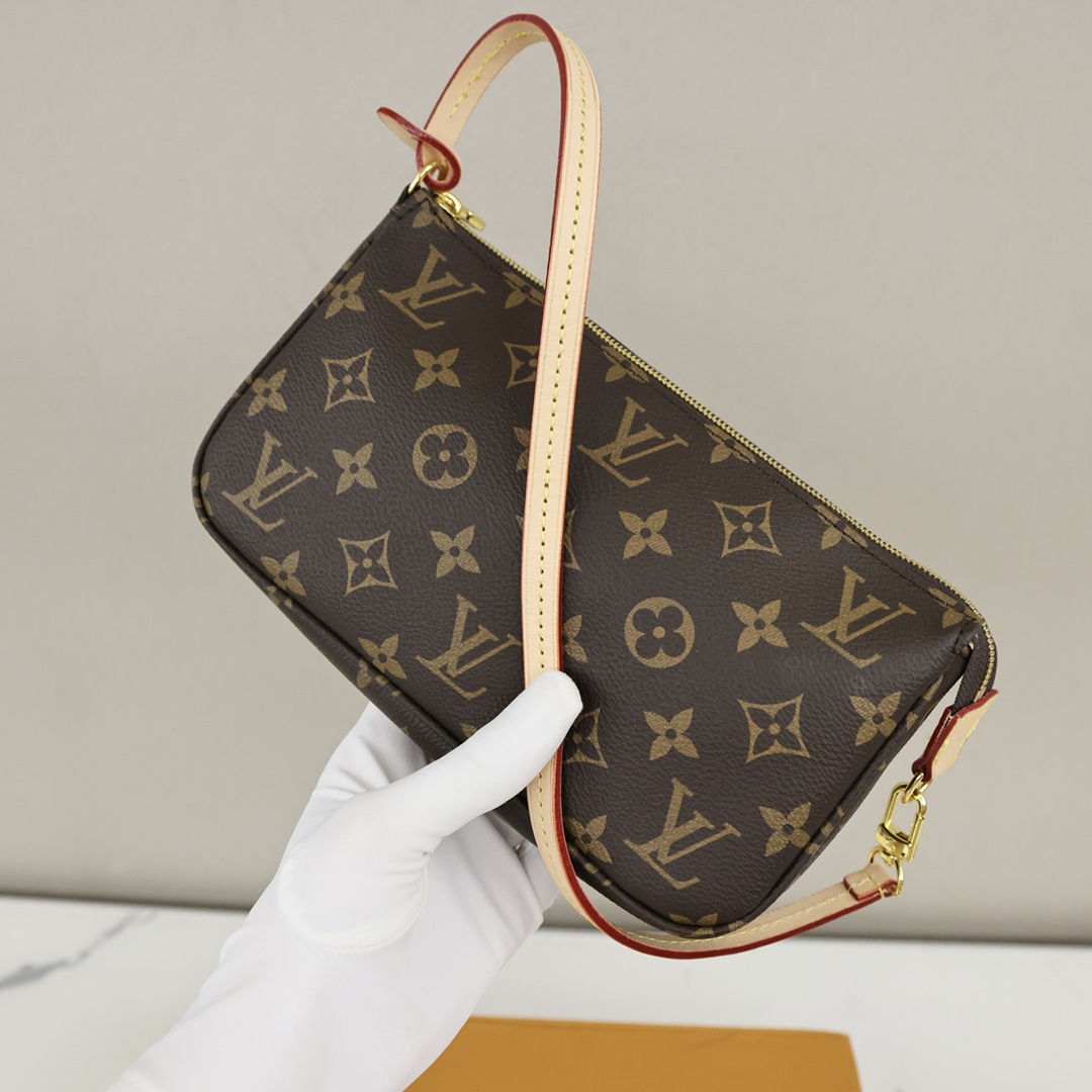 Lv Mila麻将包💰190 手袋以柔软的Damier Azur 帆布制成，倍感清新柔美，淡雅的色彩与精致的皮链相得益彰，携带日用品的优雅之选。 规格：23.5*13.5*4cm