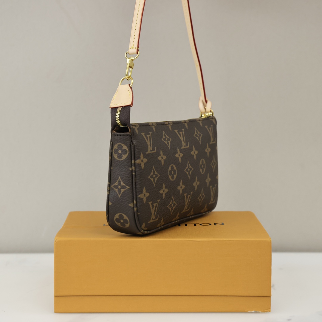 Lv Mila麻将包💰190 手袋以柔软的Damier Azur 帆布制成，倍感清新柔美，淡雅的色彩与精致的皮链相得益彰，携带日用品的优雅之选。 规格：23.5*13.5*4cm