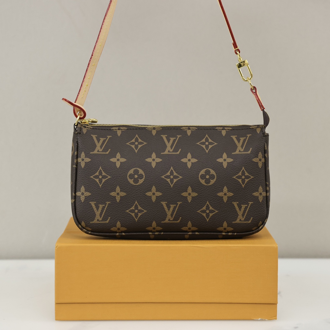 Lv Mila麻将包💰190 手袋以柔软的Damier Azur 帆布制成，倍感清新柔美，淡雅的色彩与精致的皮链相得益彰，携带日用品的优雅之选。 规格：23.5*13.5*4cm