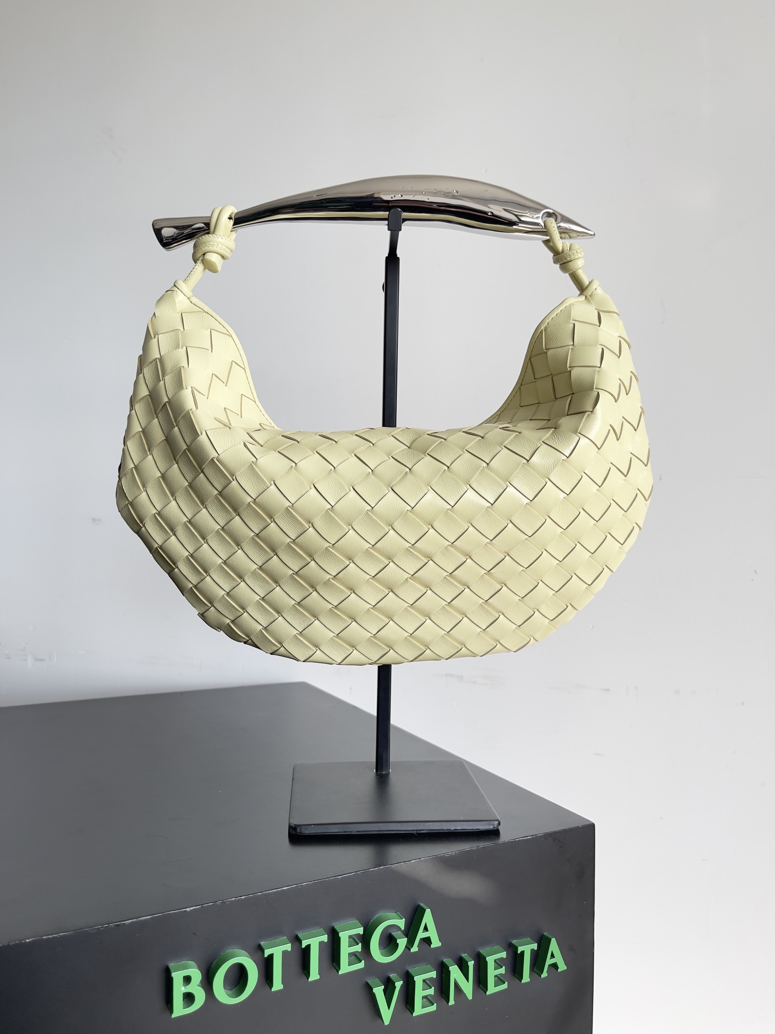 NO:187841,Special offer Brand new and flawless. Inspired by the work of 