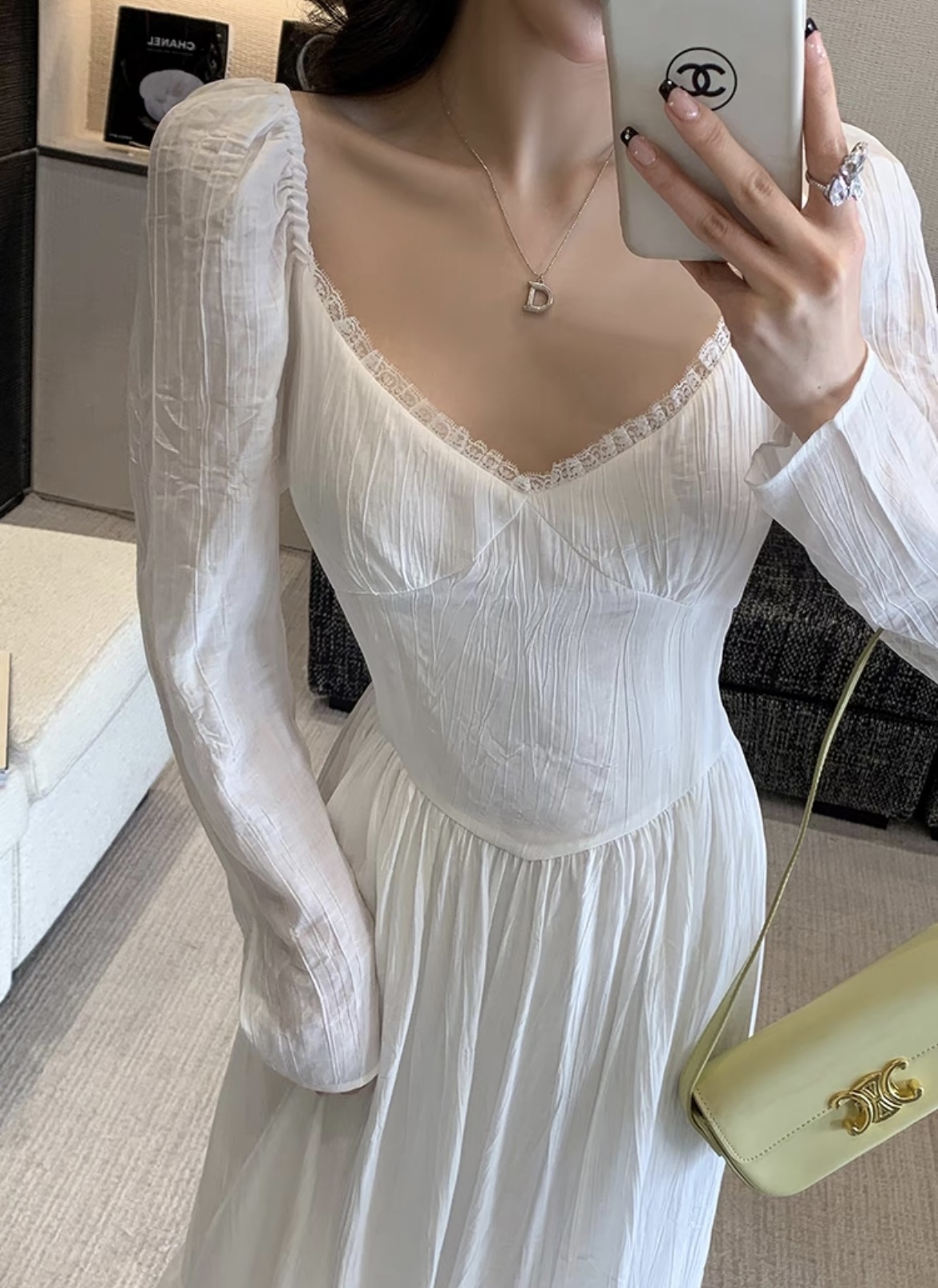 P690 One-Size-Fits-All Dress: Sweet, Retro Style with Unique Details in Precious White - 图片 3