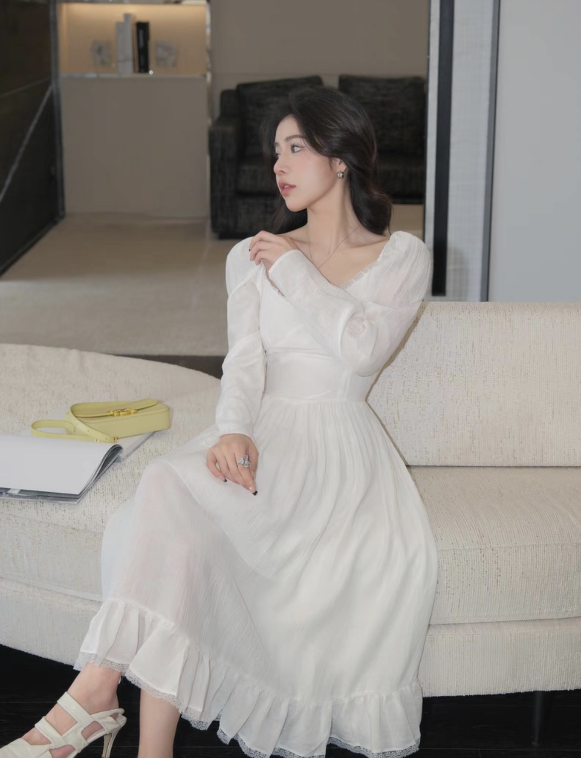 P690 One-Size-Fits-All Dress: Sweet, Retro Style with Unique Details in Precious White - 图片 7