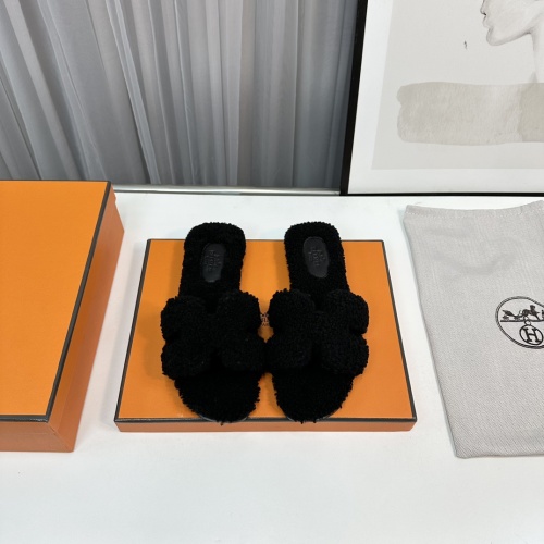 Hermès Teddy Wool H Slippers - Cozy Flat Slides for Women, Sizes 35-42 1 Hermès Teddy Wool H Slippers - Cozy Flat Slides for Women, Sizes 35-42