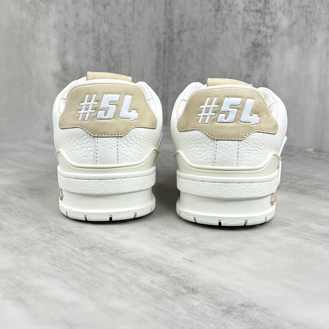 Louis Vuitton 新款上架 2023 Louis*Vuitto* LV Trainer 纽约限定最新款 大底和面料私模 绝对下血本费心思的一款鞋子 自Vifgil到来之后而设计的这一系列 每一季度都深受众多粉丝的青睐 TPU 大底 包装