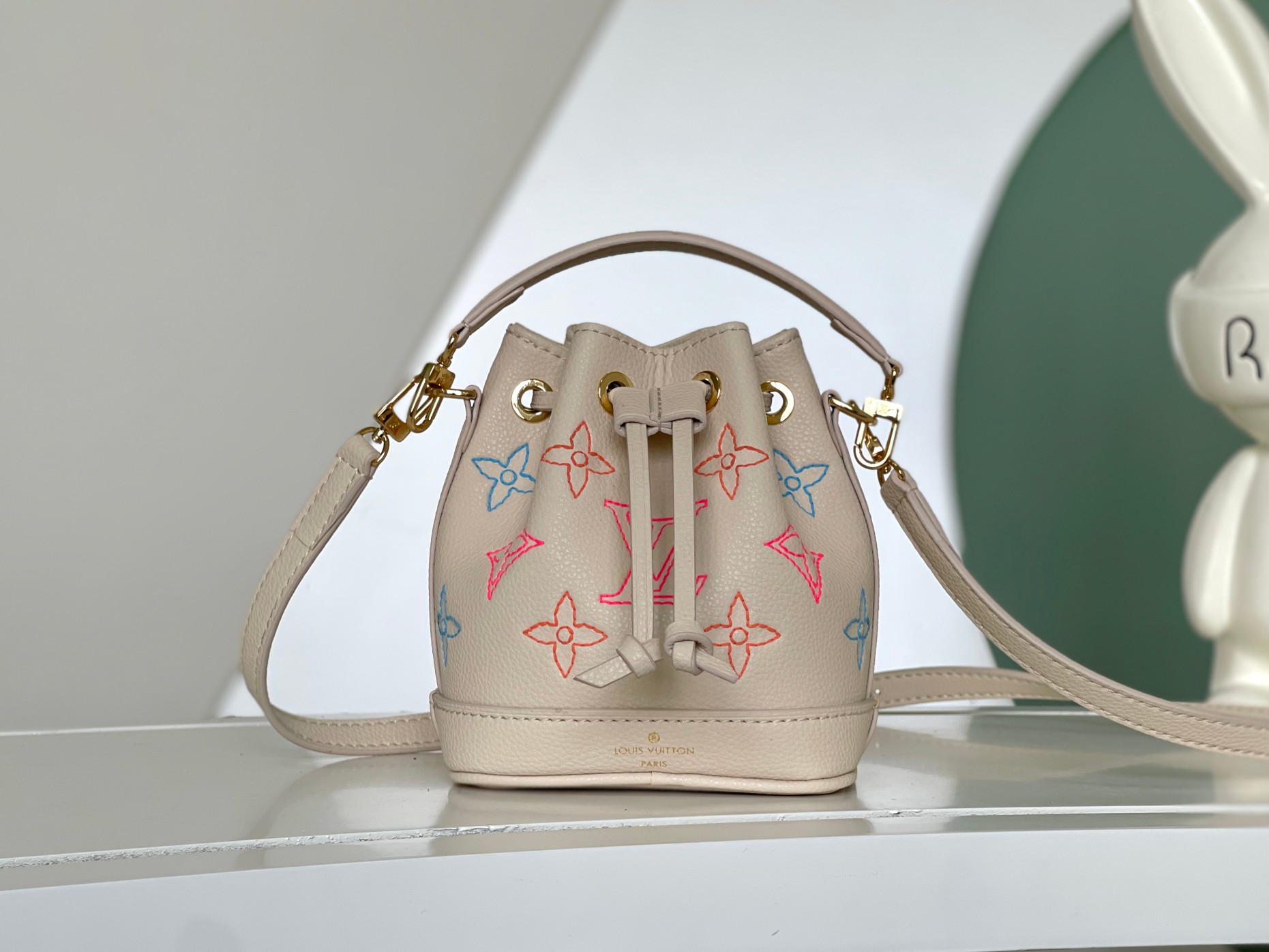 Louis Vuitton LV Nano Noe Tassen handtassen Borduurwerk Empreinte​ M23088
