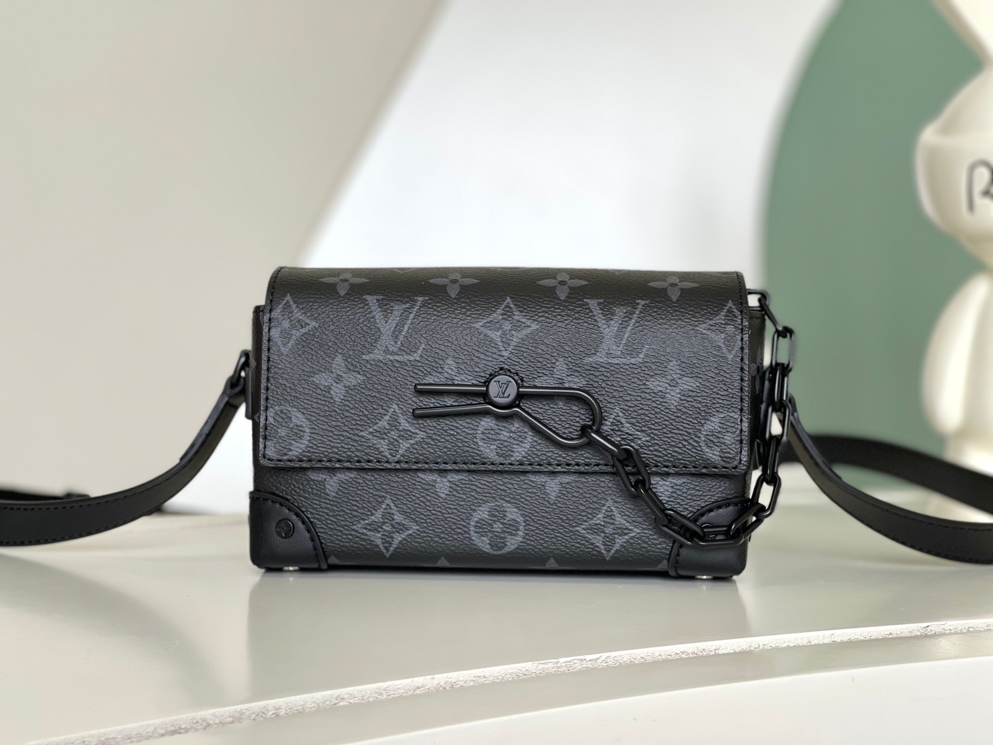 Louis Vuitton Black Monogram Taurillon Leather Messenger Bag M81783 2 a1691340431436 8300
