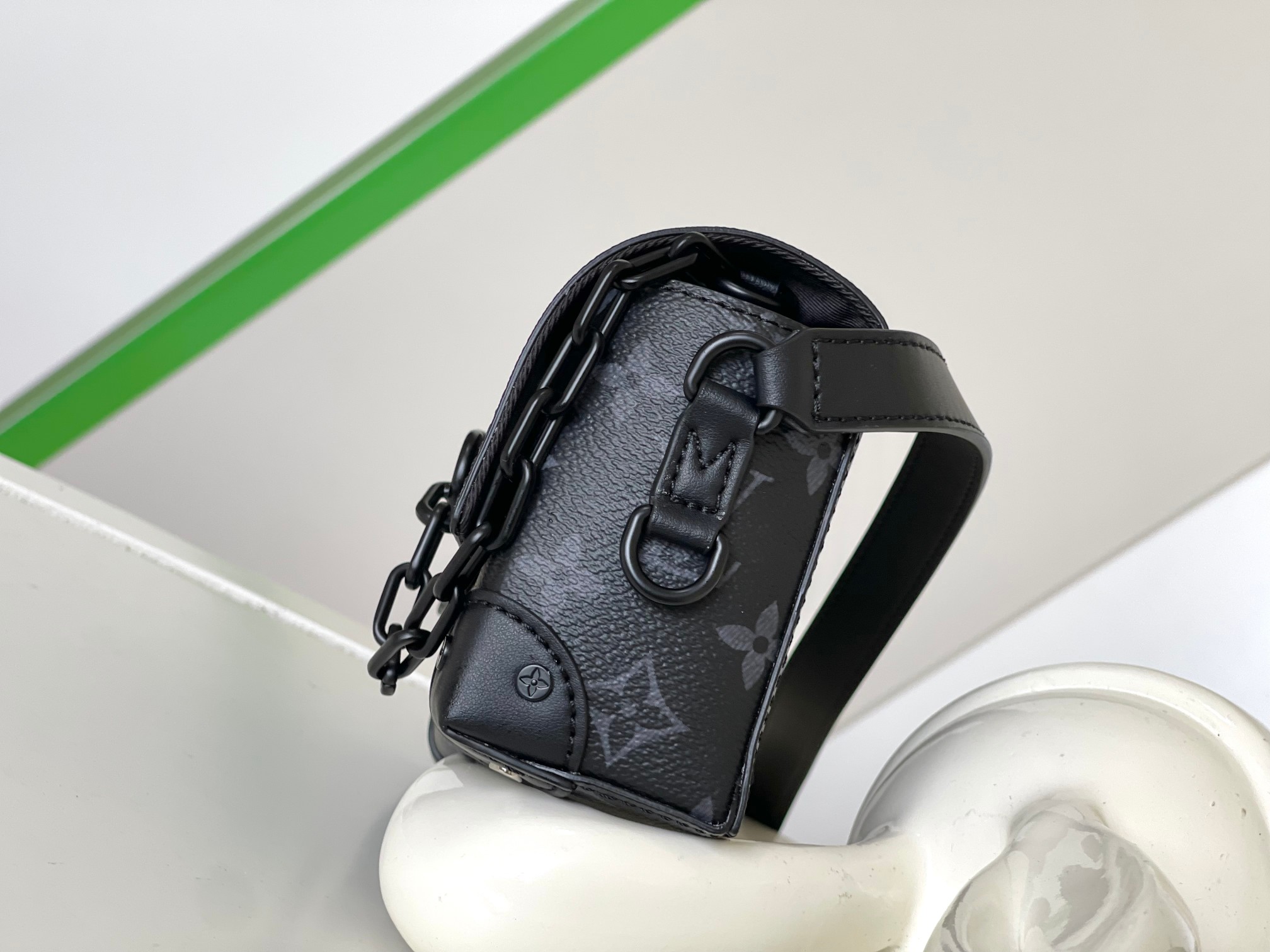 Louis Vuitton Black Monogram Taurillon Leather Messenger Bag M81783 3 a1691340431731 0441