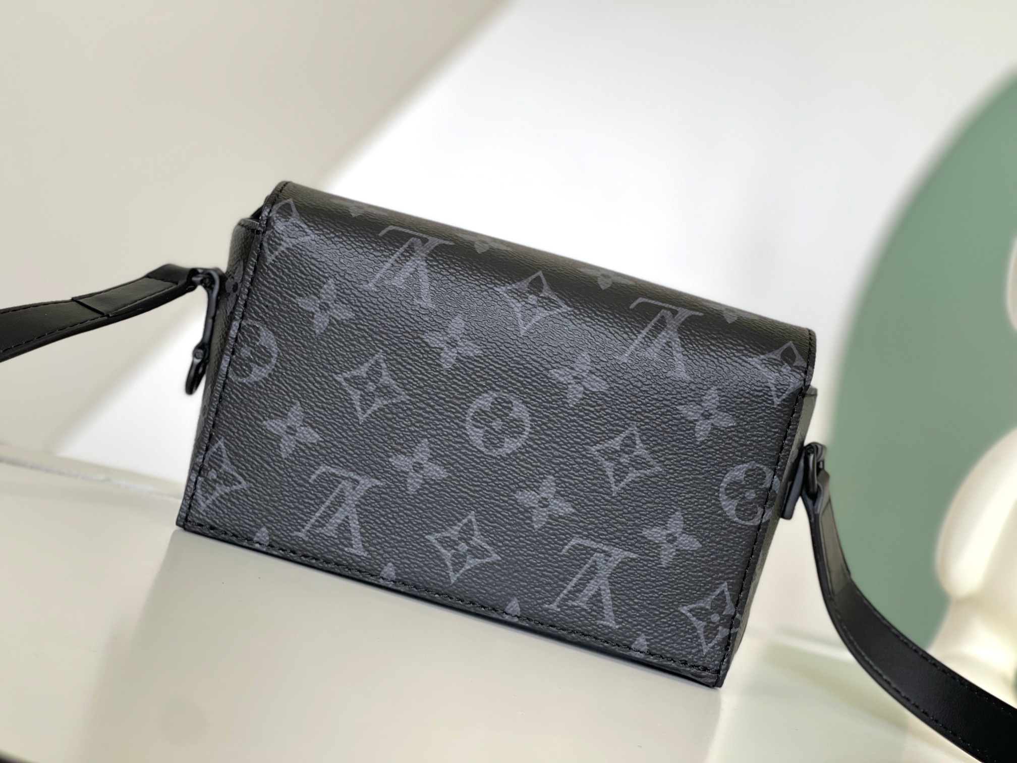 Louis Vuitton Black Monogram Taurillon Leather Messenger Bag M81783 4 a1691340432051 4530