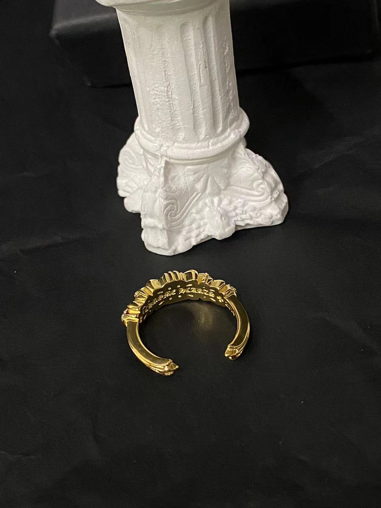 Chrome Hearts 𝐡𝐞𝐚𝐫𝐭𝐬 克罗心 镀金22k镶石十字花戒指
