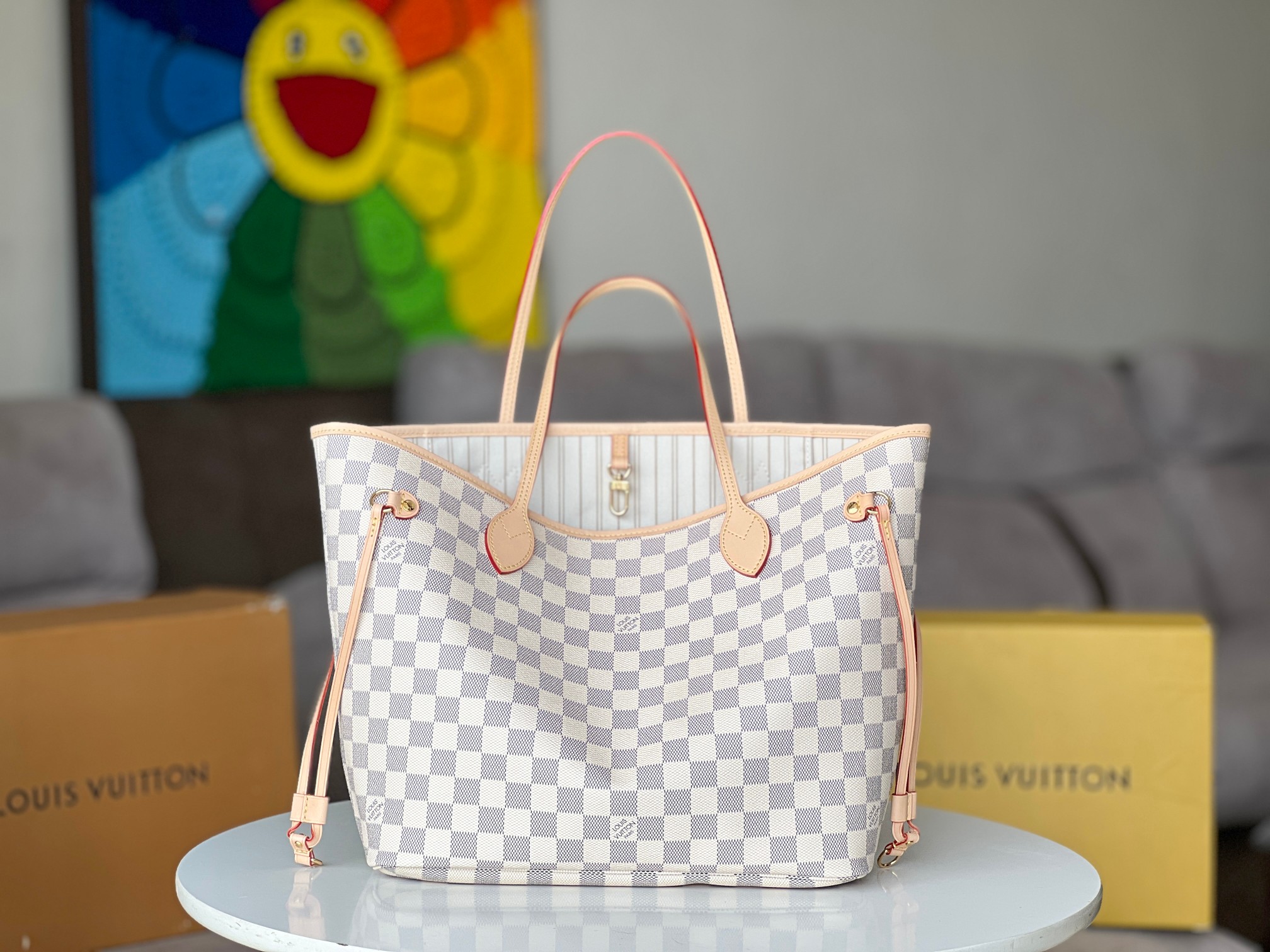NO:207820,Genuine grade, perfect original hardware, model N41361 white checkerboard shopping bag, new interpretation of the counter original 24K hardware with imported Taiwanese fabric Neverfull Classic Shopping Bag Explorer's exquisite details in the bag The redesigned inner bag uses a fresh fabric lining and retro details inspired by the Louis Vuitton Archives. The most commendable is the removable zipper clutch, which can be used alone as a delicate clutch, or as an extra pocket. The bright inner liner is Monogram  Classic canvas adds more lively and vivid feeling. The redesigned inner bag is matched with details inspired by the Louis Vuitton Archives - the pocket is linen lining - the detachable zipper clutch is matched with the same color inner bag size 31-28.5-17CM, LV [top original list], louis vuitton, louis vuitton, handbag19860909正品级 对版开发细节完美原单五金 型号N41361白色棋盘格购物袋 对版专柜原单24K五金搭配进口台湾面料全新演绎 Neverfull 经典购物袋子母包探索袋内精致细节重新设计的内袋采用了清新的织物内衬和灵感源自路易威登档案馆的复古细节,最值得称道的莫过于可脱卸式拉链手包,它既可单独作为一只精致手拿包使用,亦可作为额外的口袋明快的内衬色调为 Monogram 经典帆布增加了更多活泼生动之感重新设计的内袋搭配了灵感源自路易威登档案馆的细节-口袋采用亚麻织布内衬-可脱卸式拉链手包搭配同色系内袋尺寸31-28.5-17CM,LV【顶级原单】,louis vuitton,louis vuitton,handbag,Bag