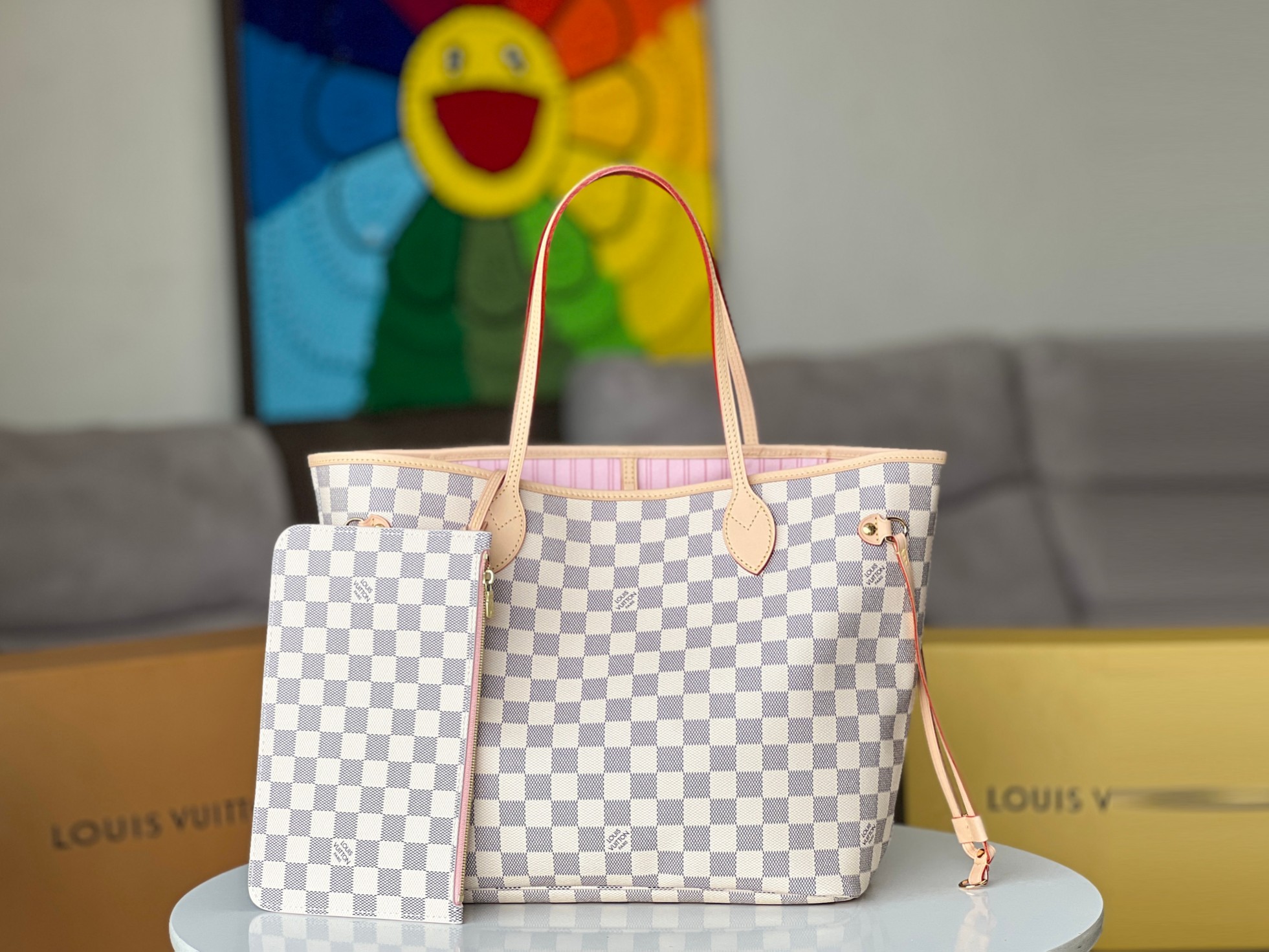 NO:207823,Genuine grade, perfect version development details, original hardware [real shot N41605 white grid ballet powder] classic shopping bag remake Neverfull new interpretation of classic handbags, exploring the exquisite details in the bag. The redesigned inner bag uses a fresh fabric lining and retro details inspired by the archives. The most commendable zipper clutch, which can be used alone as a delicate clutch, as well as an extra pocket. The bright liner tone adds more lively and vividness to Monogram classic canvas. Size 32-29-17cm, LV [top original list], louis vuitton, handbag19860909正品级 对版开发细节完美原单五金【实拍N41605白格芭蕾粉】经典购物袋重新翻拍 Neverfull 全新演绎经典手袋,探索袋内精致细节.重新设计的内袋采用了清新的织物内衬和灵感源自档案馆的复古细节,最值得称道的莫过于可脱卸式拉链手包,它既可单独作为一只精致手拿包使用,亦可作为额外的口袋. 明快的内衬色调为 Monogram 经典帆布增加了更多活泼生动之感.尺寸32-29-17cm,LV【顶级原单】,louis vuitton,handbag,Bag