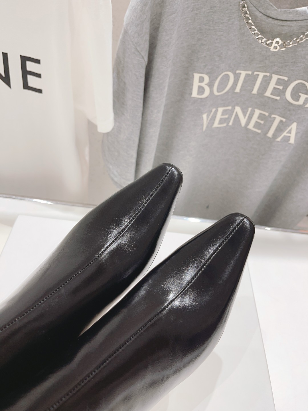 高版本出厂 🆕By Far 2025秋冬上新 气质款 全皮版 小猫跟 新款靴子 1:1 正品购入 小方头