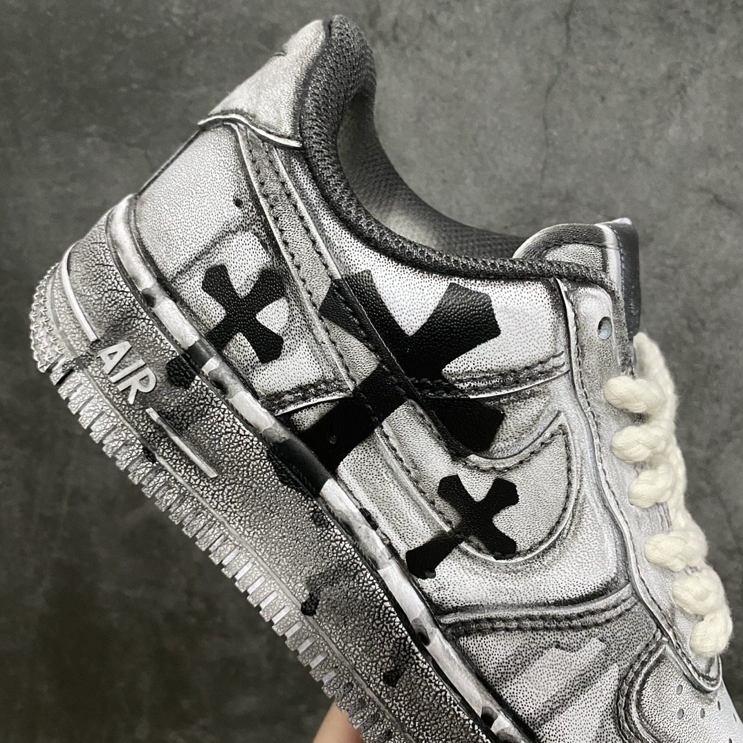 图片[7]-【绿x版】Chrome Hearts x AIR FORCE 1 克罗心联名空军一号 主题高奢定制 做旧十字架 哥特风梵文 朋克 情侣休闲运动低帮板鞋nn原厂鱼鳞纹大底 原装喷墨工艺 原鞋定制1:1打造零误差原厂电脑针车 XP纯原厂流出百分百原装鞋垫原厂中底布 真正原厂订购皮料 成本比市面任何版本贵几倍接受任何形式对比 最强批次 货号：DD8959-100 尺码：36 36.5 37.5 38 38.5 39 40 40.5 41 42 42.5 43 44 44.5 45 46-莆田鞋批发中心