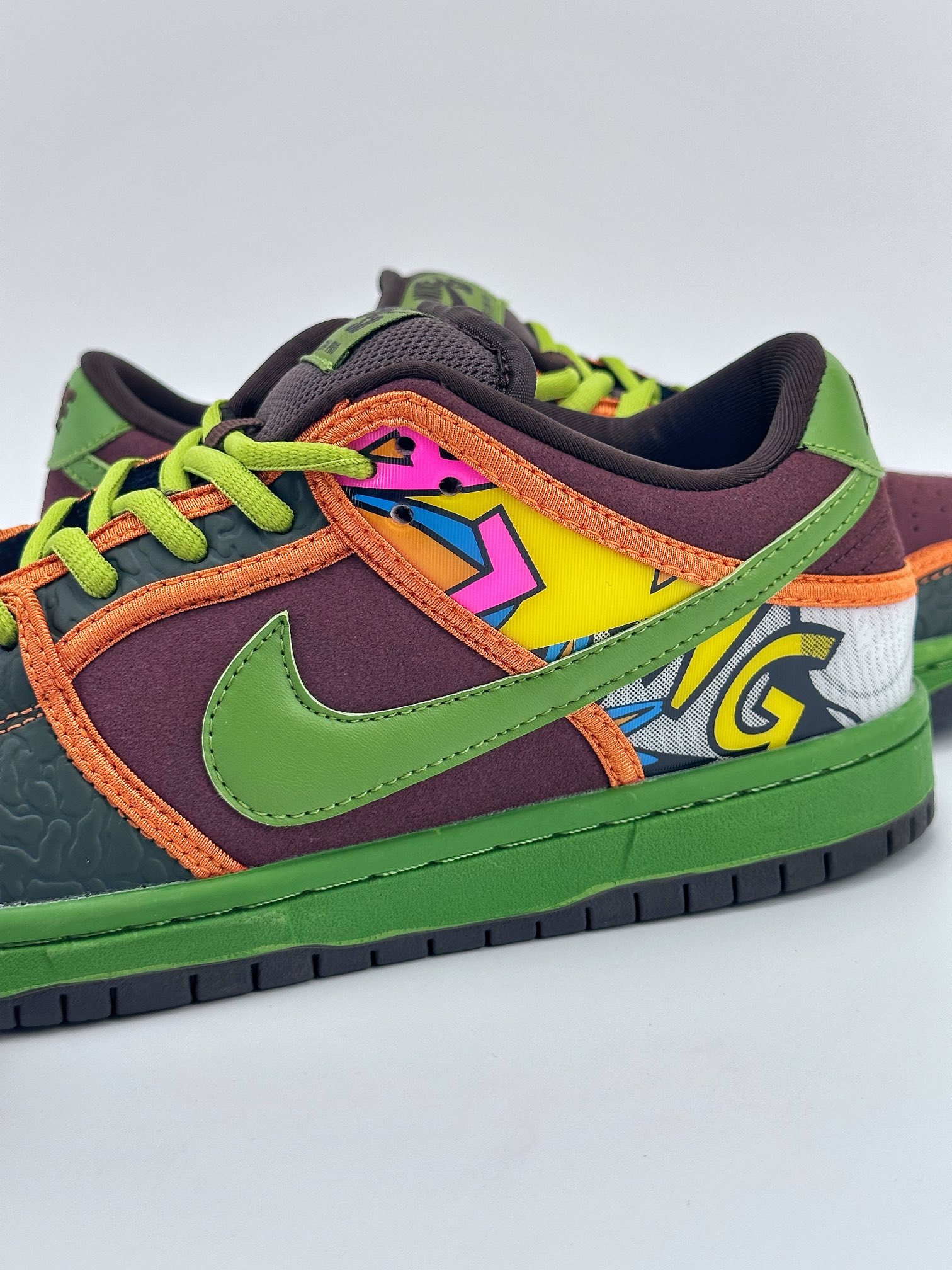 Nike SB Dunk Low De La Soul Green Brown Graffiti 789841-332