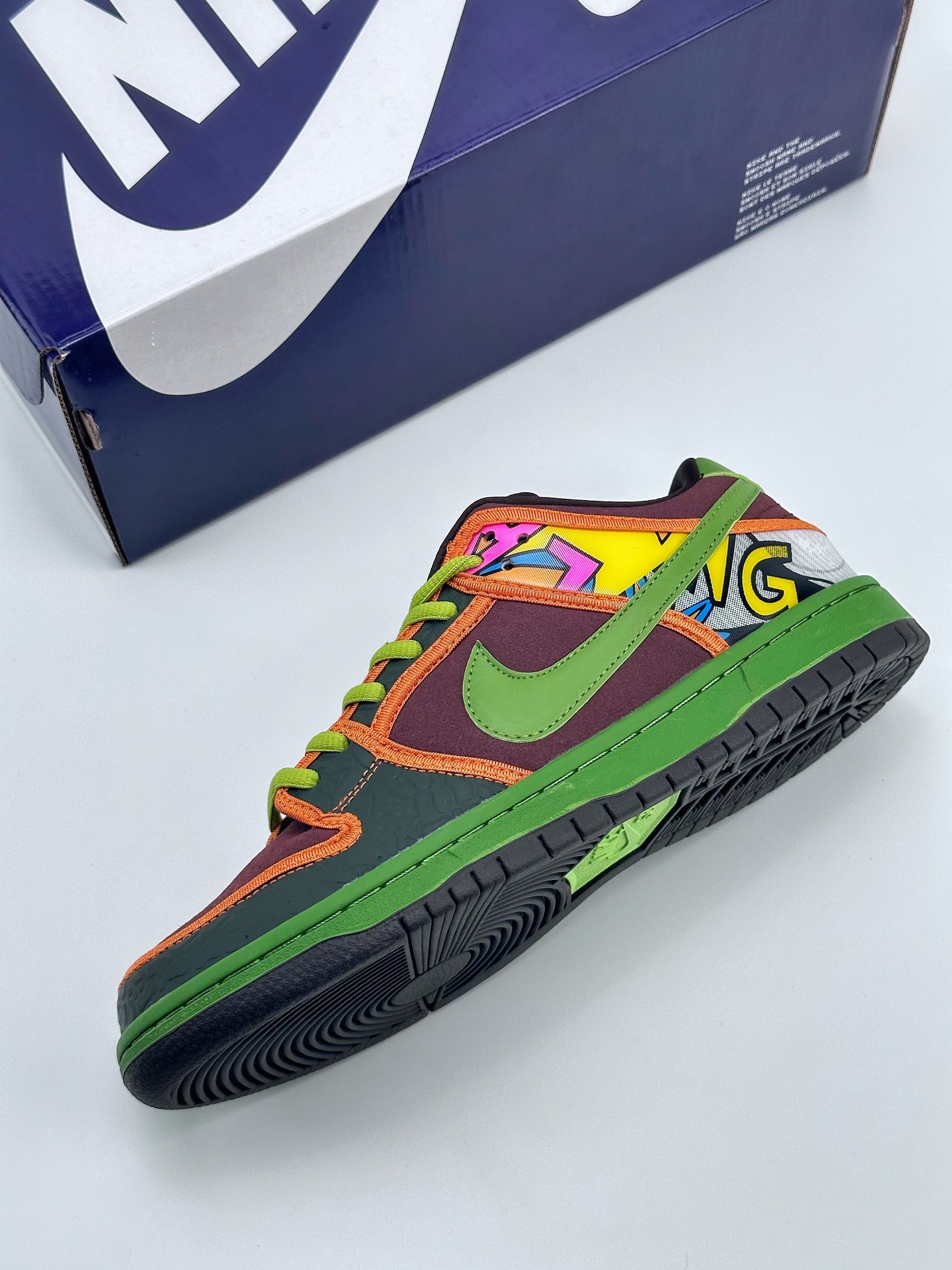 Nike SB Dunk Low De La Soul Green Brown Graffiti 789841-332