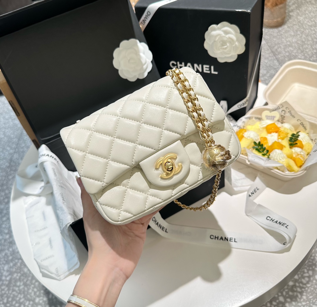 Chanel Sacs À Bandoulière & À Épaule Blanc La chaîne