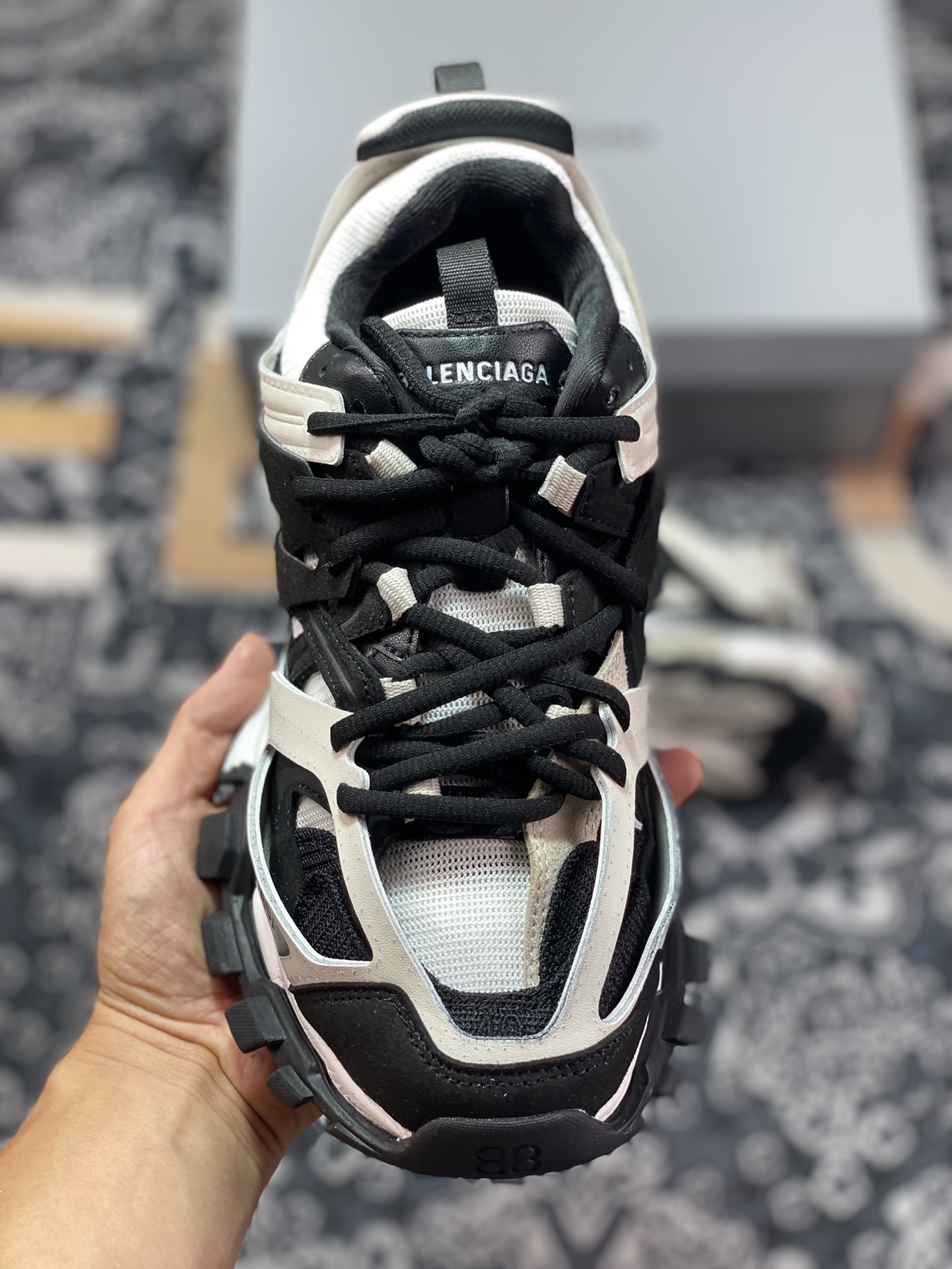 420  巴黎世家BALENCIAGA Track Trainers 3.0代复古野跑姥爹潮流百搭慢跑鞋“米白黑灰白”542023 W3SU5 9791