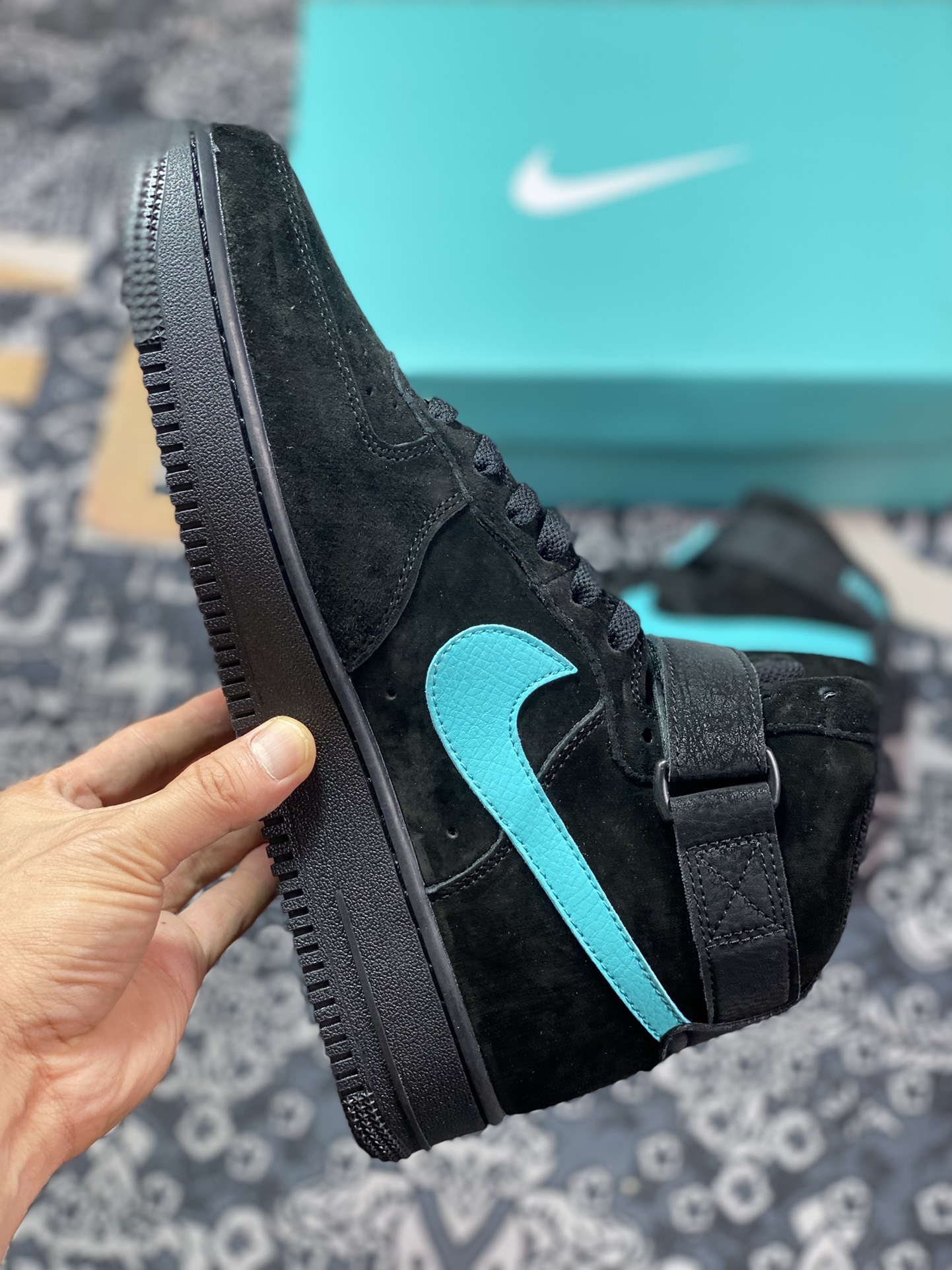 Tiffany & Co. x Nike Air Force 1 High SP ”1837” Air Force One Sneakers ”Suede Black Tiffany Blue” DZ1382-101