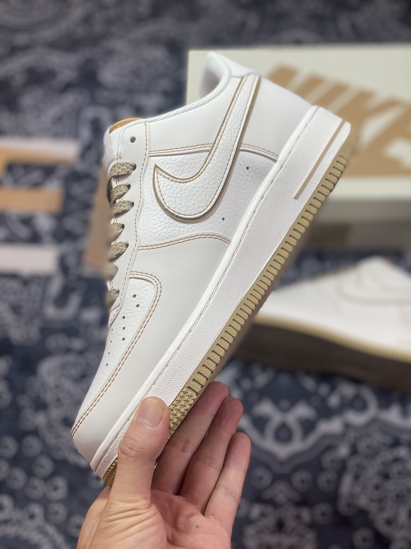 240  UNDEFEATED x Nike Air Force 1′07 Low”Beige/Brown 3M“空军一号板鞋“皮革米白棕五杠3M反光”UT2022-028