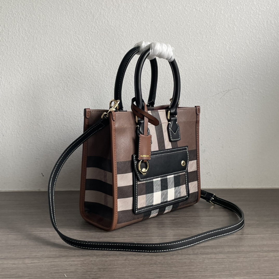 [Burberry Women