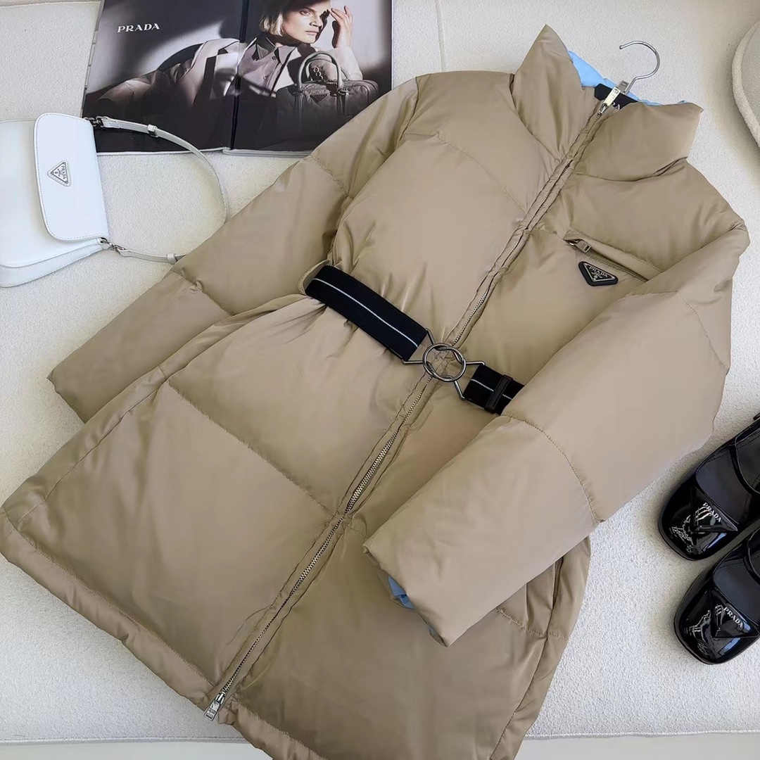 独家首发 原单品质 PD 25Ss——秋冬新品 立领腰带中长款面包羽绒服 🖤配送腰带 立体剪裁H版型经典