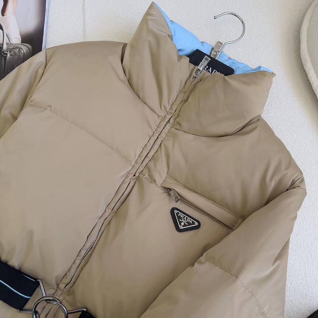 独家首发 原单品质 PD 25Ss——秋冬新品 立领腰带中长款面包羽绒服 🖤配送腰带 立体剪裁H版型经典