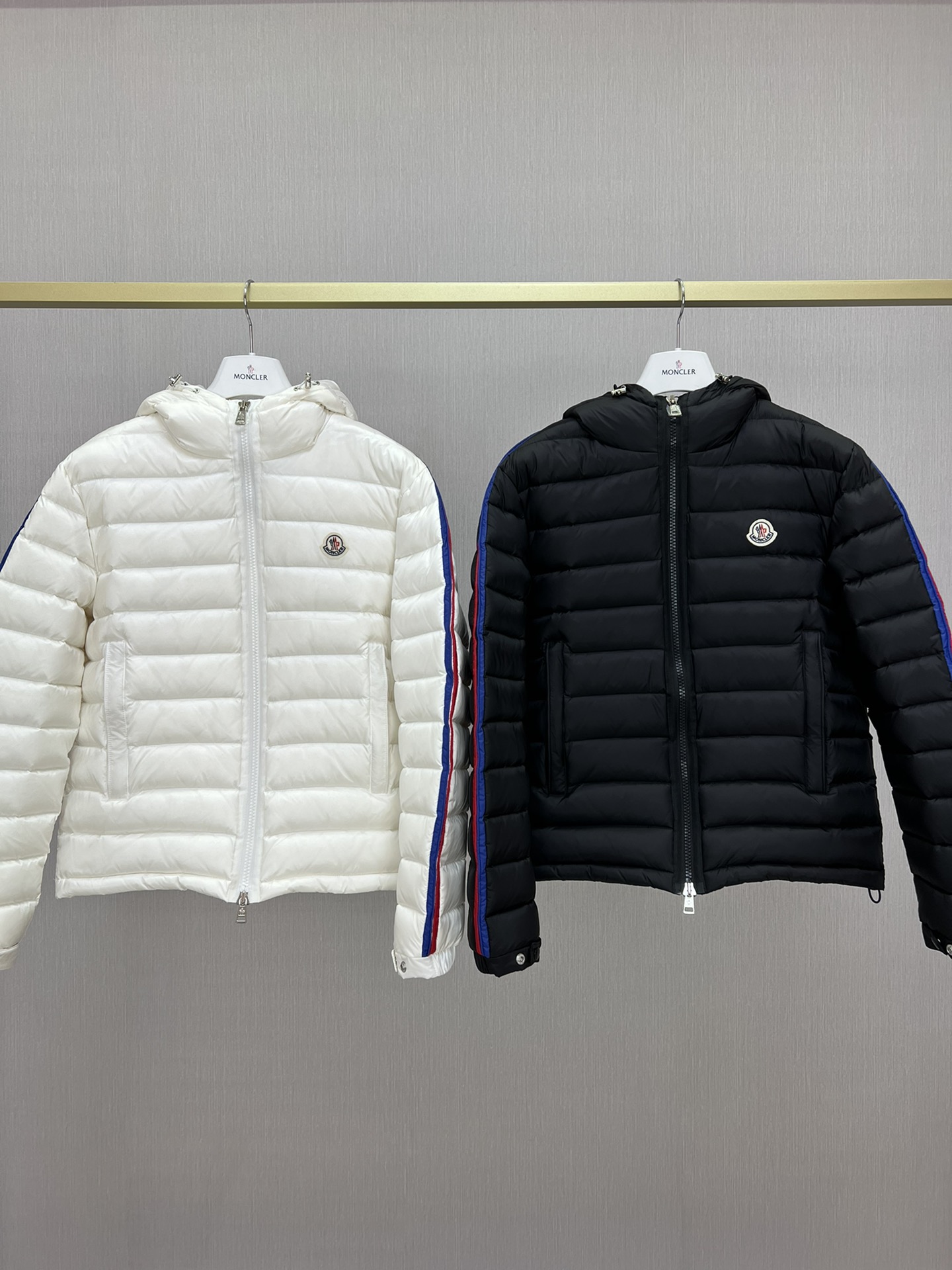 Moncler Ropa Chaqueta de plumón Negro Blanco Hombres Blusa con capucha