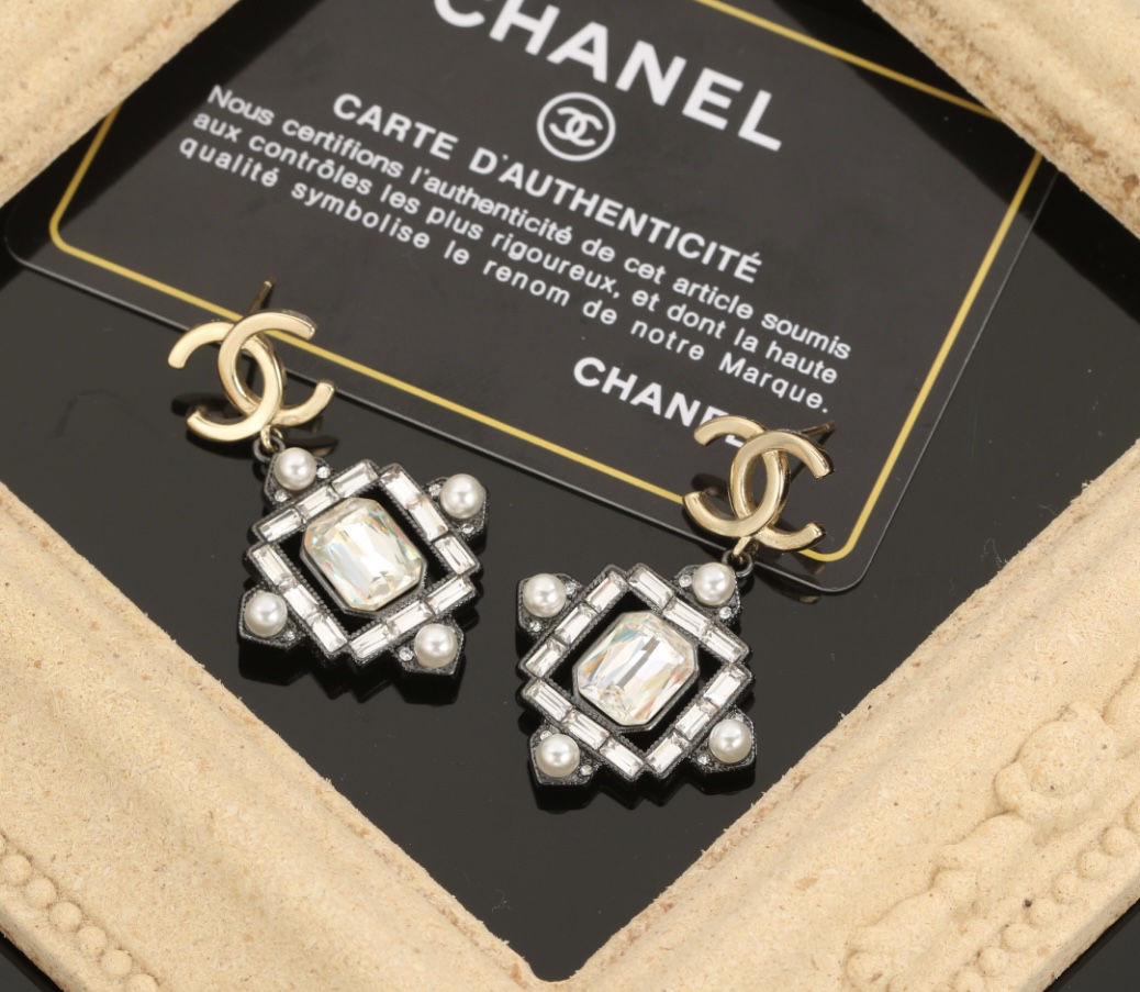 Chanel Haute Joaillerie Fine Jewelry Earrings Necklace Ring Ref.29A42BA0 3