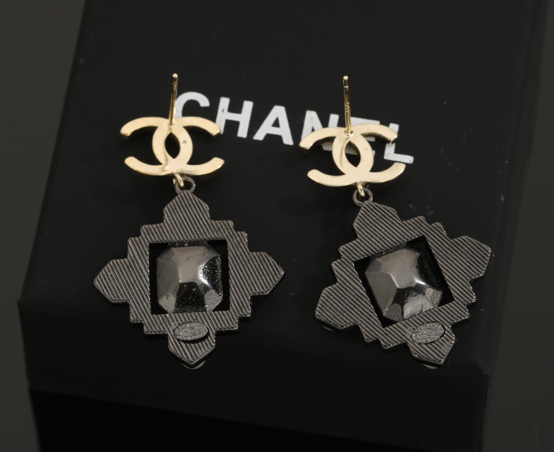 Chanel Haute Joaillerie Fine Jewelry Earrings Necklace Ring Ref.29A42BA0 7