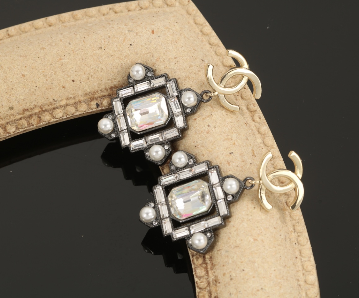 Chanel Haute Joaillerie Fine Jewelry Earrings Necklace Ring Ref.29A42BA0 5