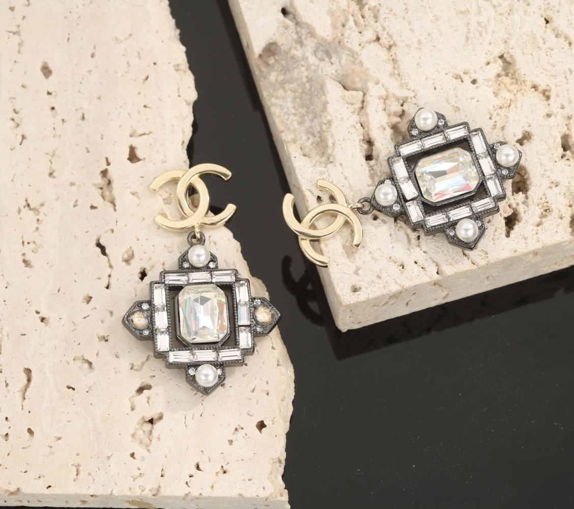 Chanel Haute Joaillerie Fine Jewelry Earrings Necklace Ring Ref.29A42BA0 6