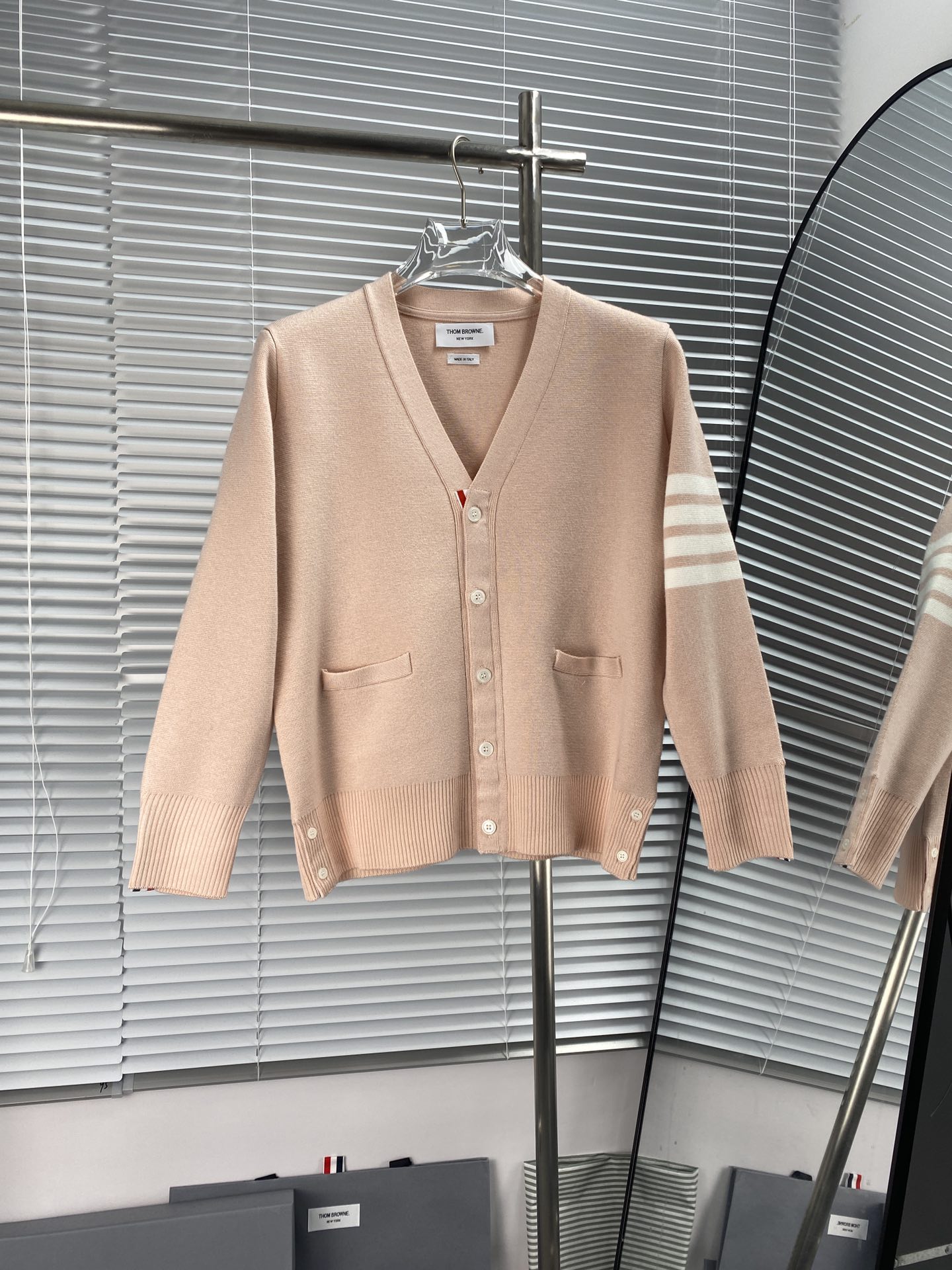 Cárdigan de punto con cuatro rayas estilo colegial de Thom Browne, nueva temporada otoño-invierno. Réplica exacta del o…