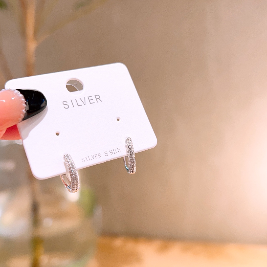 Hochglanzpoliertes Silber Ohrcuffs Leichter Luxus Arbeitsplatz Silber