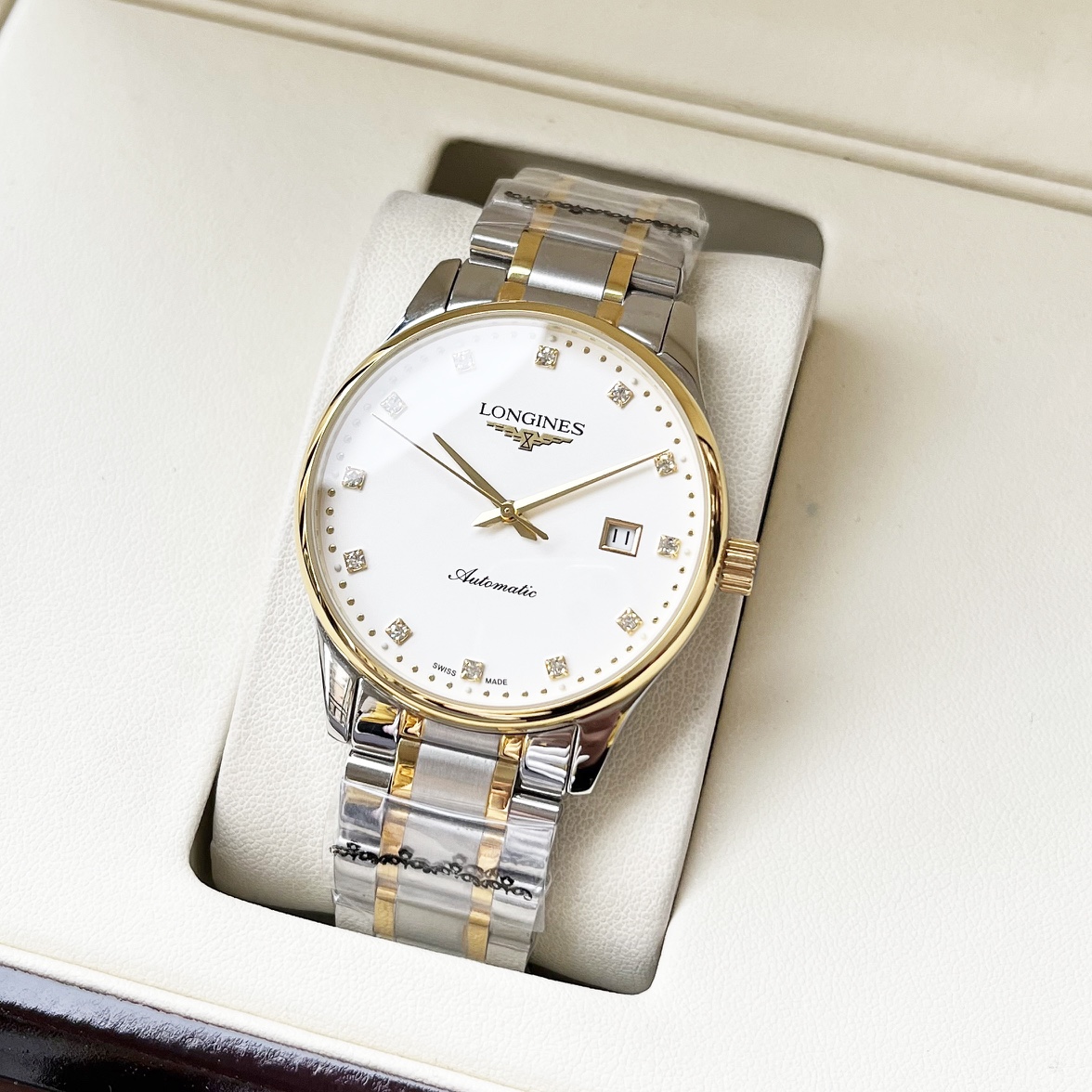 NO:393982,White shell, gold shell, steel belt. Citizen white shell, gold shell 580, steel belt. Classic upgraded again, two movements are free to choose [simple style, elegant and generous] Longines-Longines Men's watch Fully automatic mechanical movement Mineral reinforced glass 316L stainless steel case Steel strap Fashion design Business and leisure Size: diameter 40mm Thickness 12mm, longines19860909白壳,金壳,钢带. 西铁城白壳,金壳580,钢带. 经典再次升级,两种机芯随意选择【简约风格 优雅大方】浪琴-Longines 男士腕表 全自动机械机芯 矿物强化玻璃 316L精钢表壳 精钢表带 时尚设计 商务休闲 尺寸:直径40mm 厚度12mm,,longines,Watch
