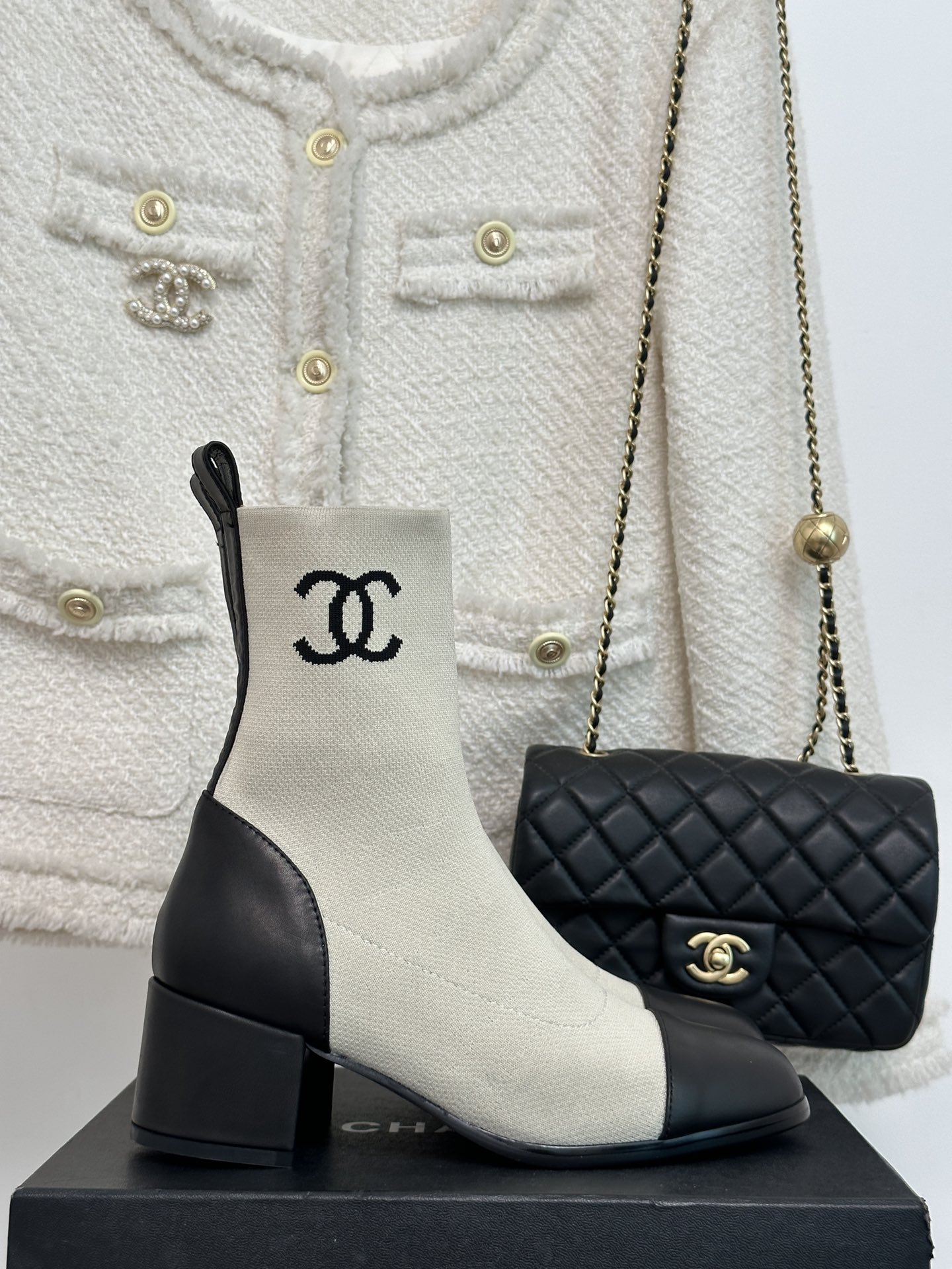 Chanel Bottes Chaussettes épissure Cuir de vache verni Soie Laine Collection automne – hiver