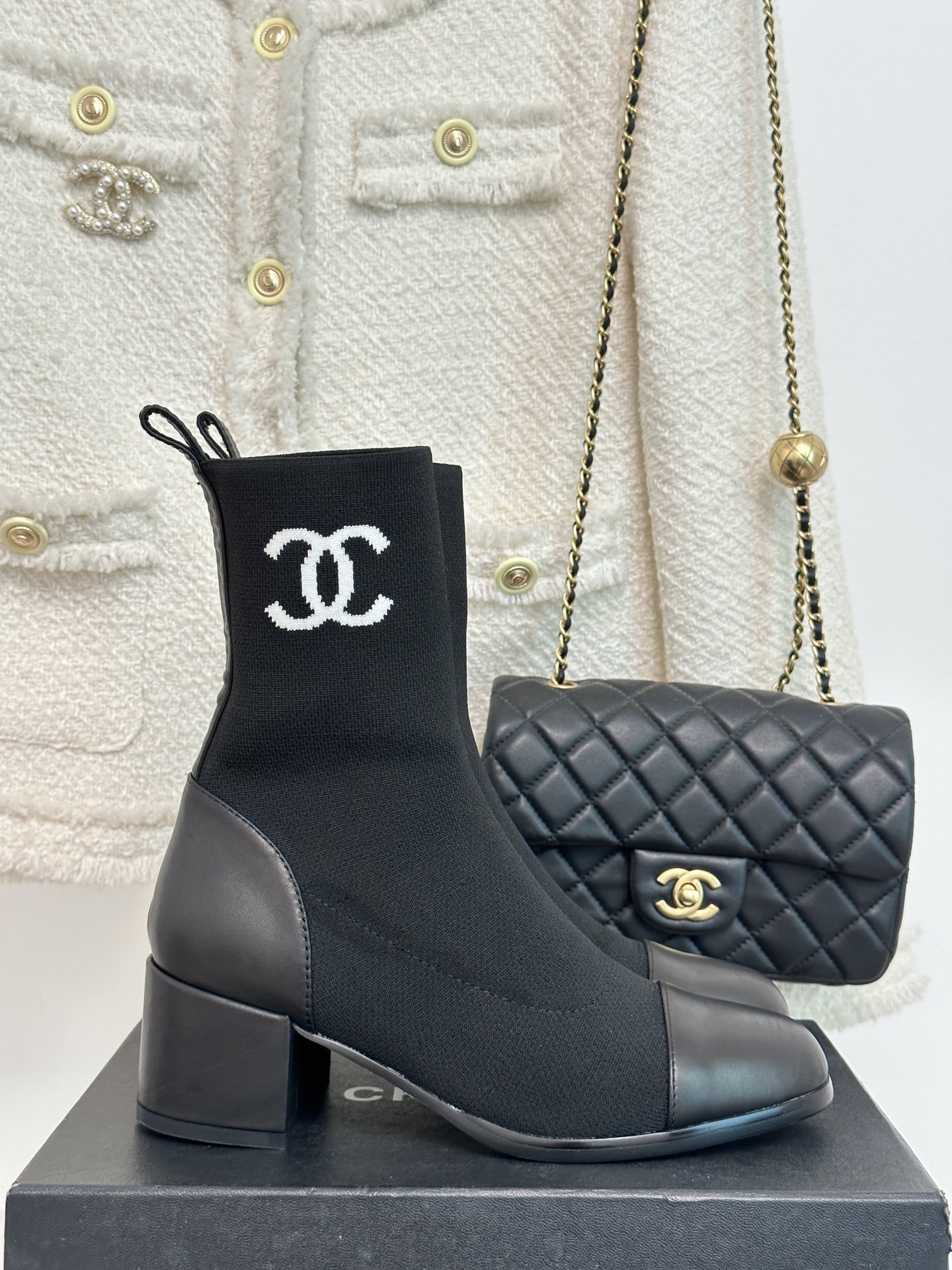 Chanel Bottes Chaussettes épissure Cuir de vache verni Soie Laine Collection automne – hiver