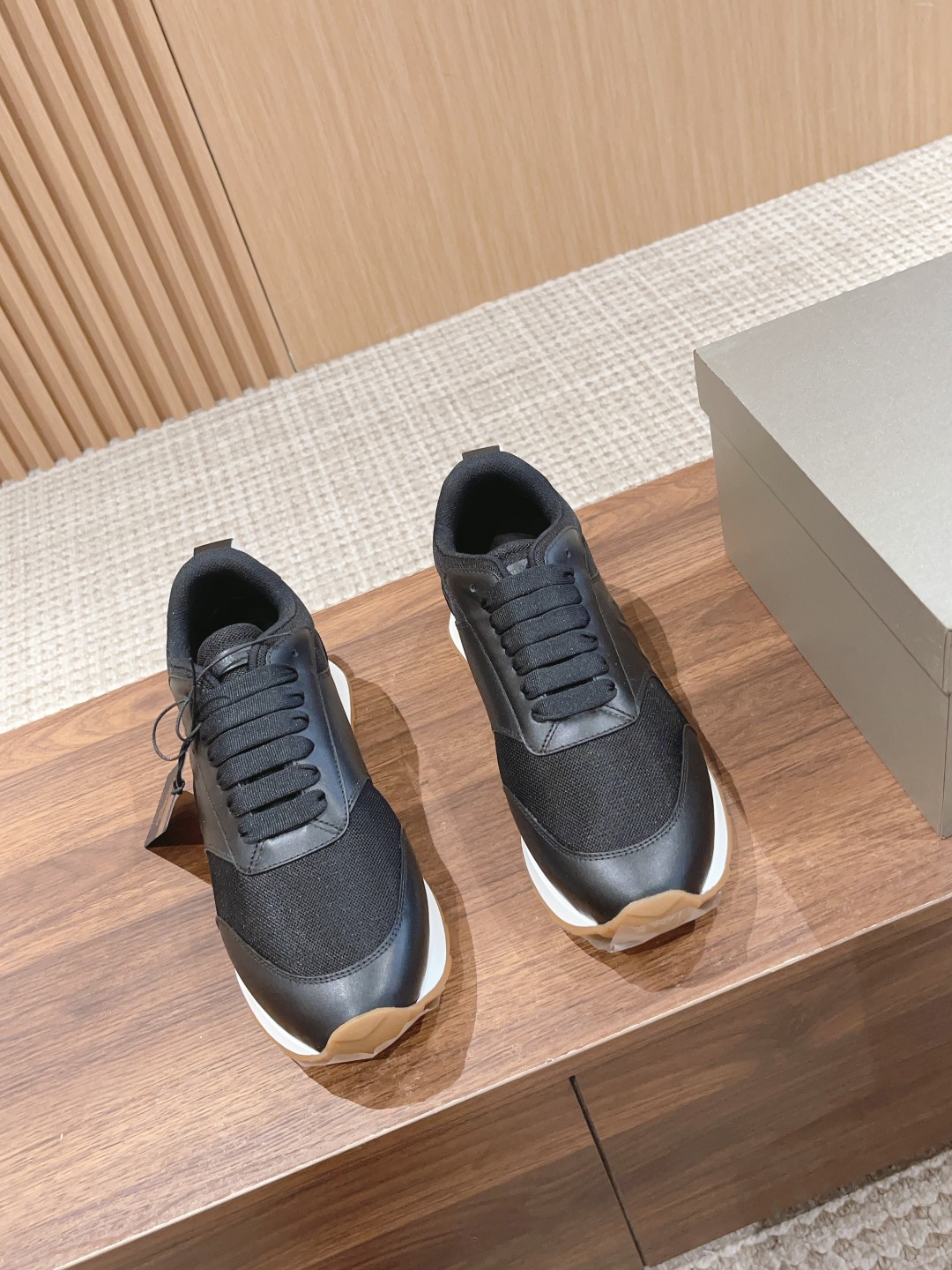 Review of Amani Classic Sports Recreational Shoes with Meta-Sensor Fabrics - 图片 1