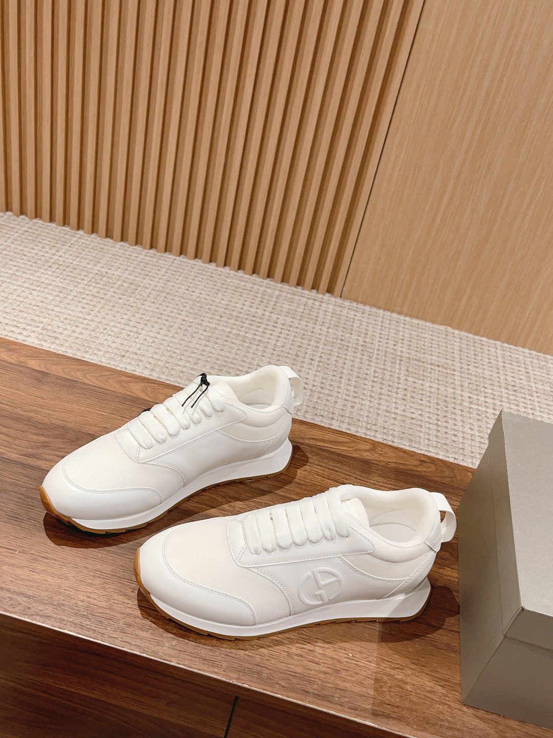 Amani Classic Sports Shoes: Meta-Sensor Fabrics, 3D GA Detail, Holiday Series Elegance - 图片 2