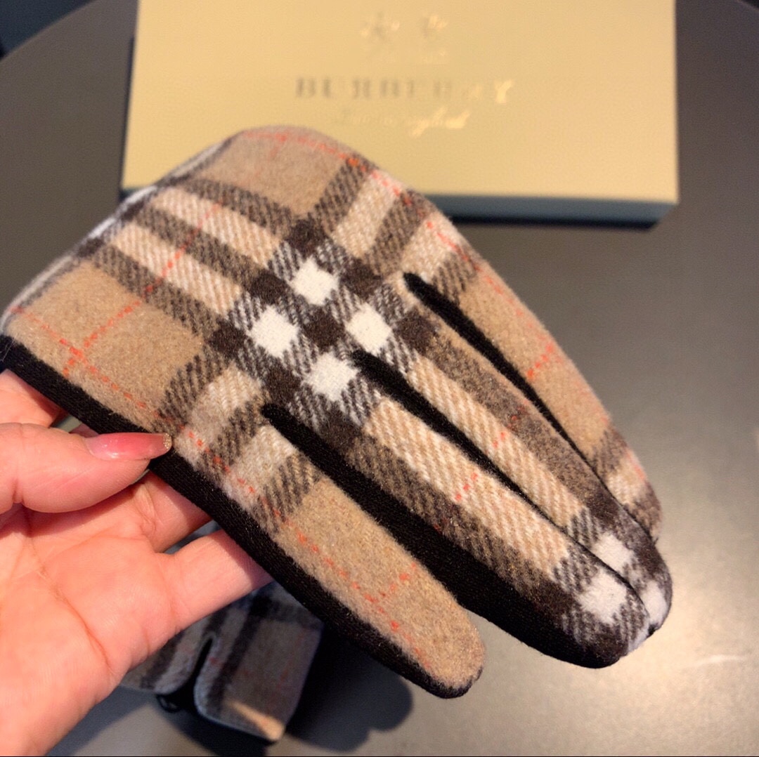 配包装巴宝莉BURBERRY专柜新品