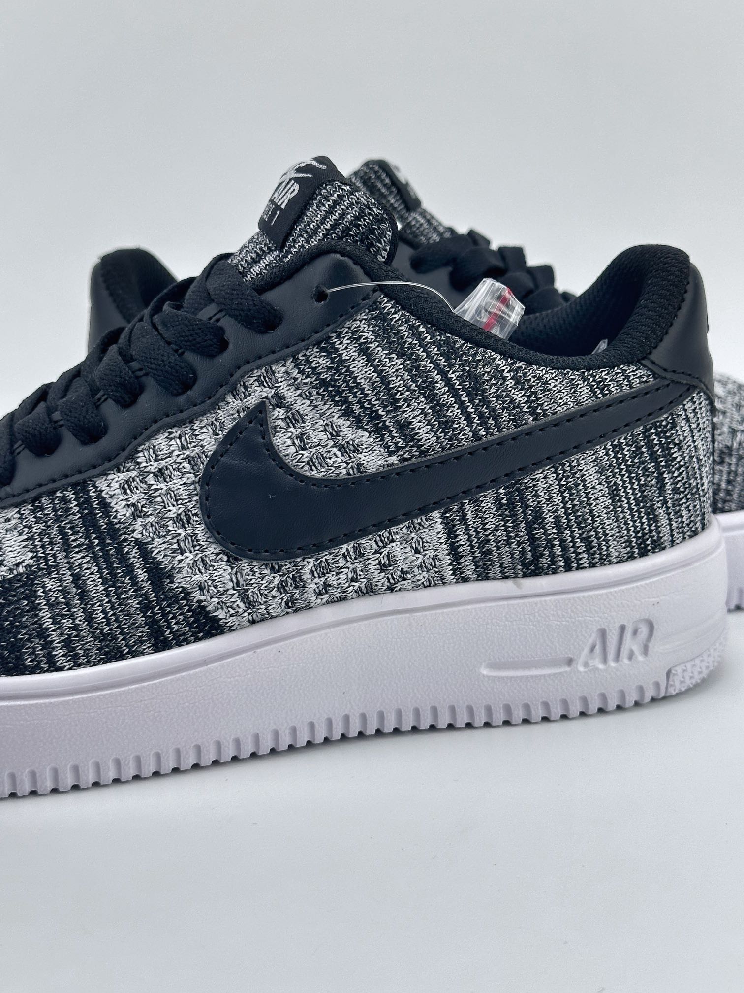 Nike Air Force 1 Low 07 Lightweight Woven Black and White AV3042-001