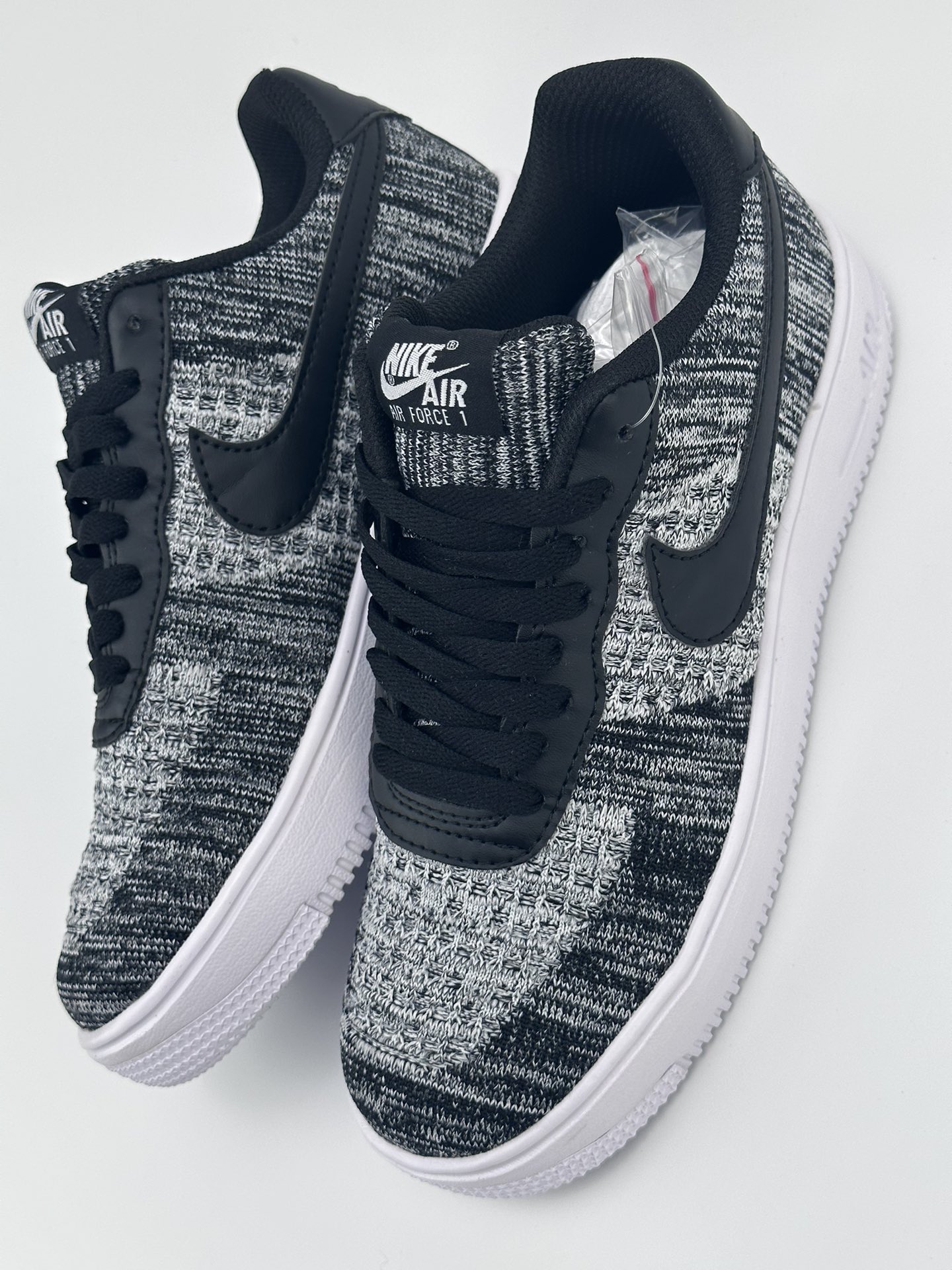 Nike Air Force 1 Low 07 Lightweight Woven Black and White AV3042-001