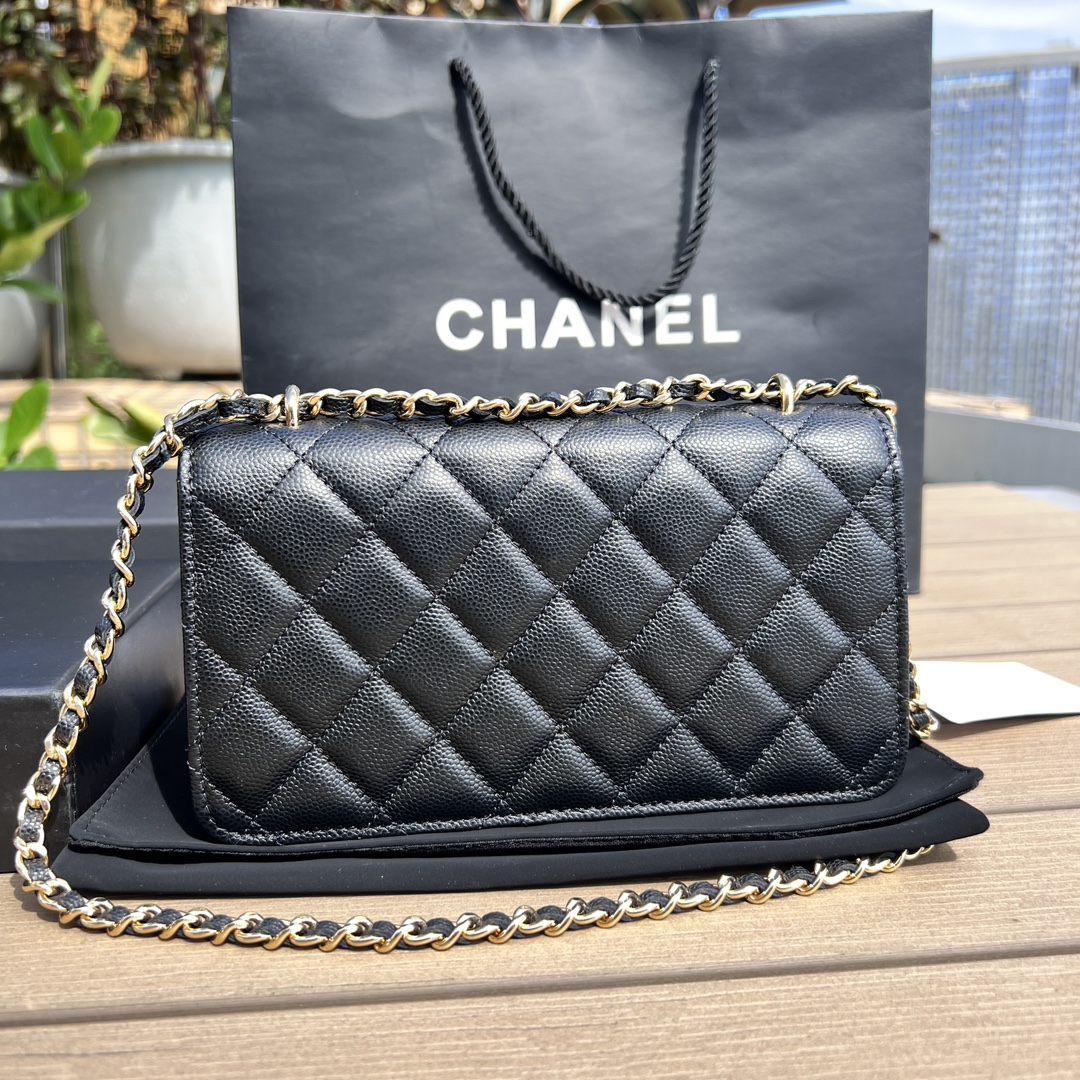 Сумка Chanel складная на цепочке, черная с золотистым декором