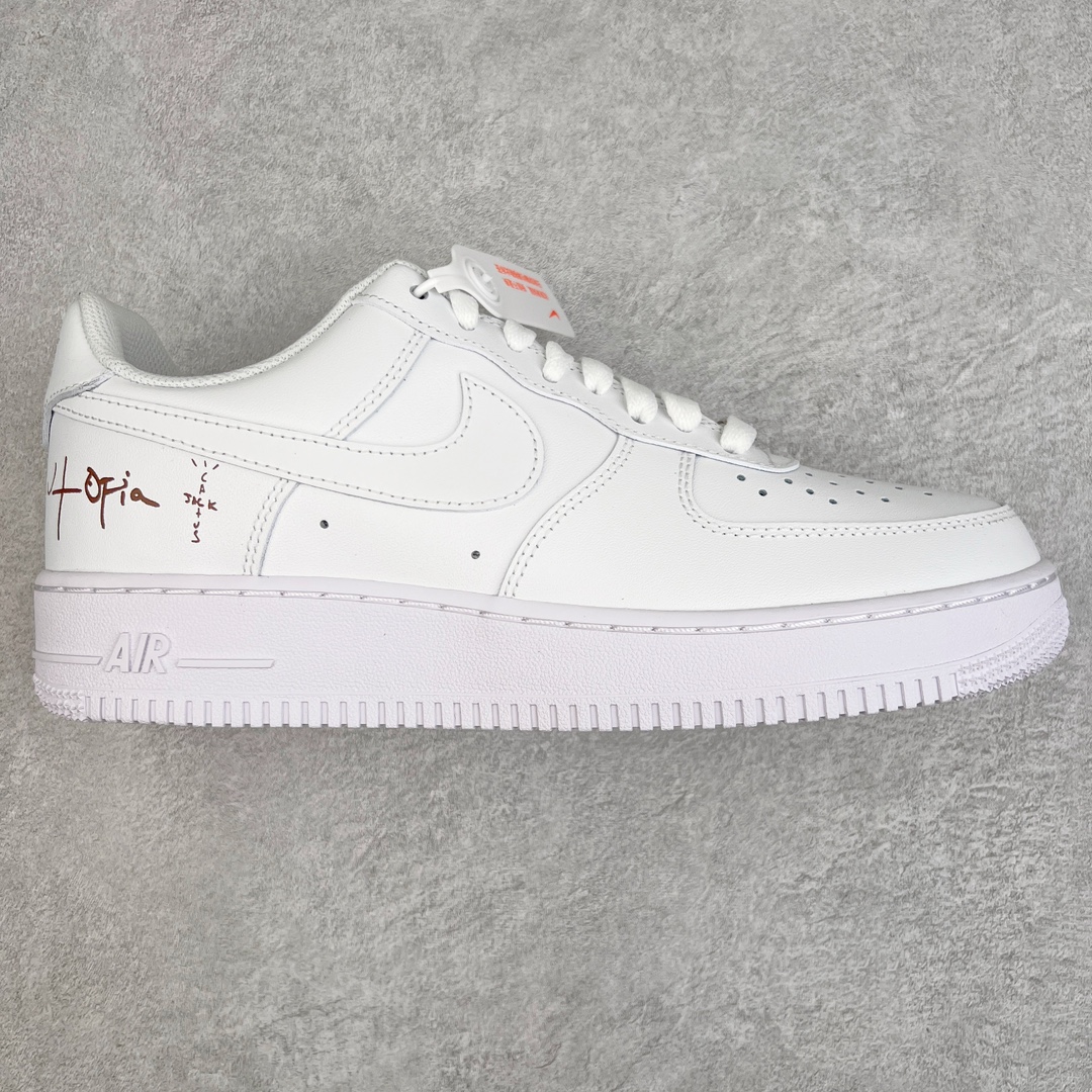 零售💰240 ＃G版纯原 Travis Scott x NK Air Force 1 Low Utopia TS联名空军一号纯白低帮经典板鞋 Travis Scott 的 Utopia 专辑终于发布了 为了纪念这一时刻 这位休斯顿说唱歌手设计了限量版的NK Air Force 1 Low 这款特殊的 Utopia Air Force 1 Low 拥有简洁的全白色设计 采用皮革结构 鞋头穿孔、网状鞋舌和内衬 值得注意的是 鞋跟处展示了激光蚀刻的\”Cactus Jack\” 和\”Utopia\”标志 为鞋子增添了独特的细节 简单来说 鞋子上没有任何其他明显的特殊标志 SIZE：36 36.5 37.5 38 38.5 39 40 40.5 41 42 42.5 43 44 44.5 45 46 47.5 编码：by2936040-运动鞋