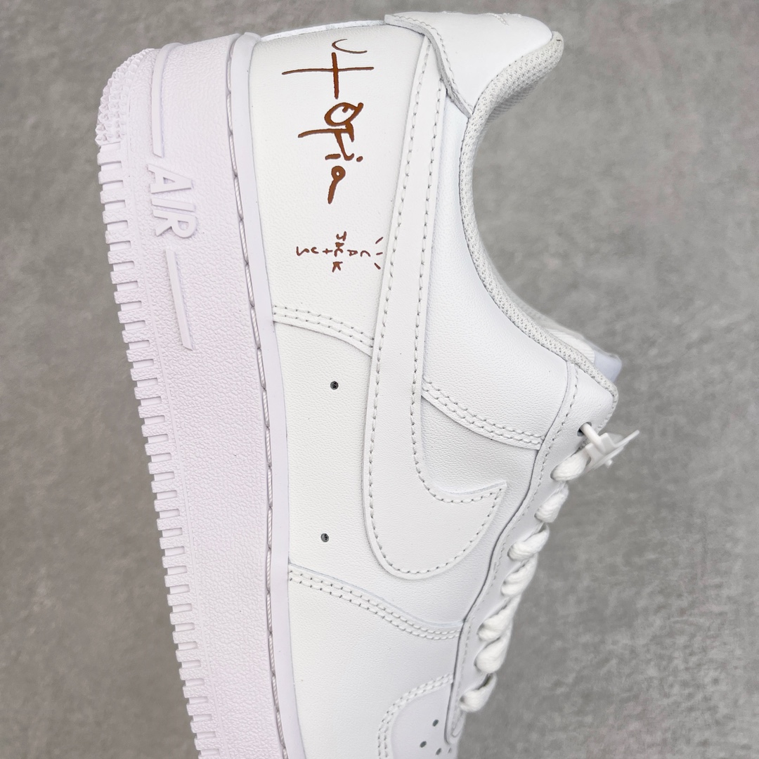 图片[7]-零售💰240 ＃G版纯原 Travis Scott x NK Air Force 1 Low Utopia TS联名空军一号纯白低帮经典板鞋 Travis Scott 的 Utopia 专辑终于发布了 为了纪念这一时刻 这位休斯顿说唱歌手设计了限量版的NK Air Force 1 Low 这款特殊的 Utopia Air Force 1 Low 拥有简洁的全白色设计 采用皮革结构 鞋头穿孔、网状鞋舌和内衬 值得注意的是 鞋跟处展示了激光蚀刻的\”Cactus Jack\” 和\”Utopia\”标志 为鞋子增添了独特的细节 简单来说 鞋子上没有任何其他明显的特殊标志 SIZE：36 36.5 37.5 38 38.5 39 40 40.5 41 42 42.5 43 44 44.5 45 46 47.5 编码：by2936040-运动鞋