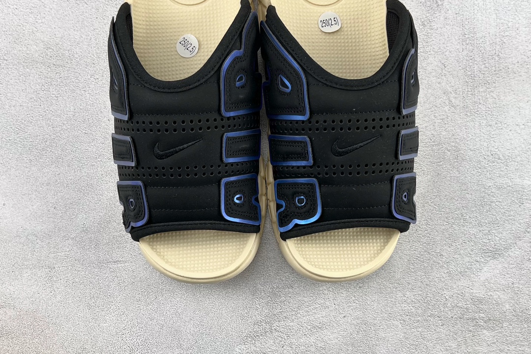 180 Nike Air More Uptempo Slide ”ridiscent'黑白 FB7802-001