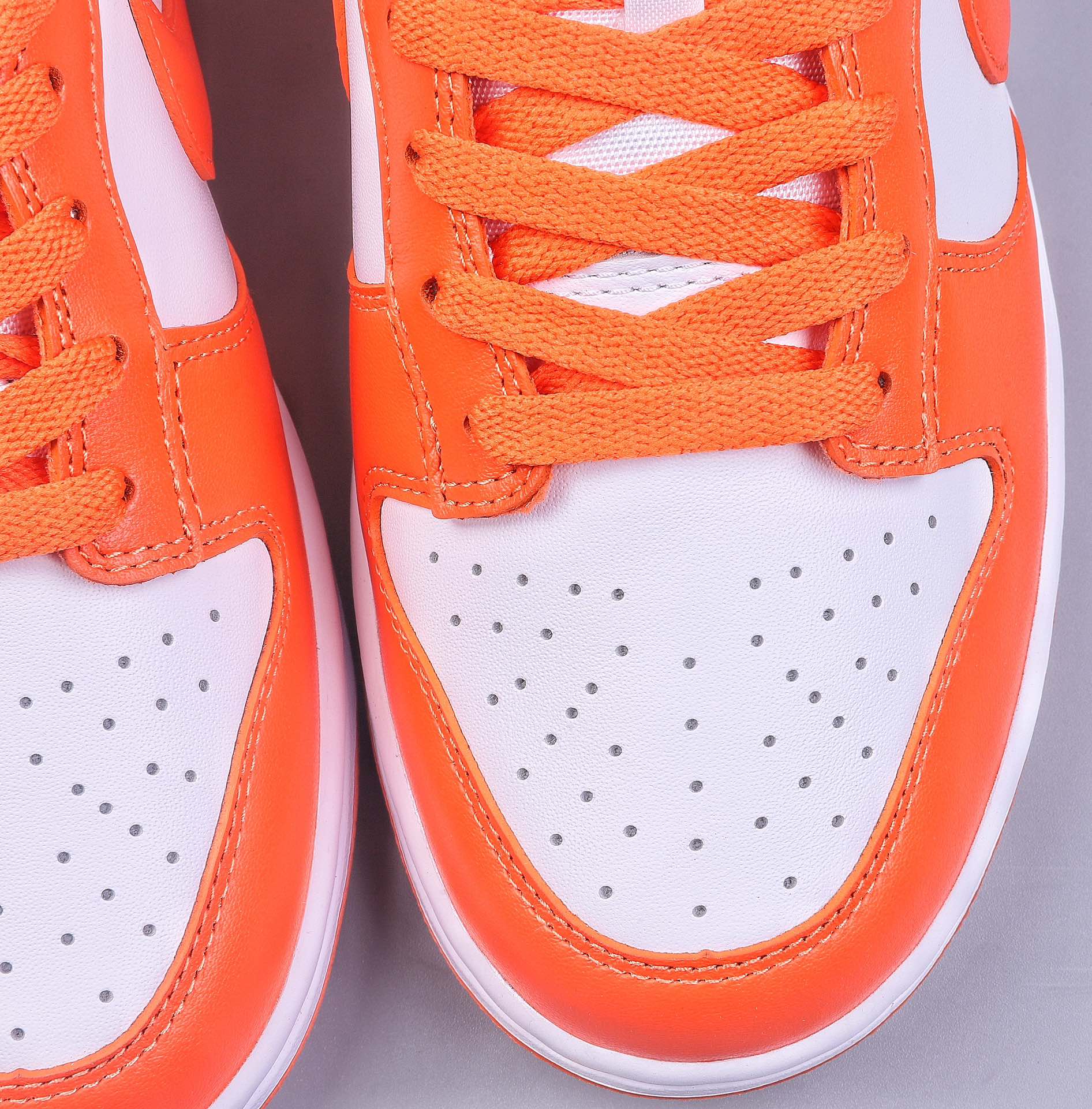 N NK Dunk Low SP White Orange CU1726-101