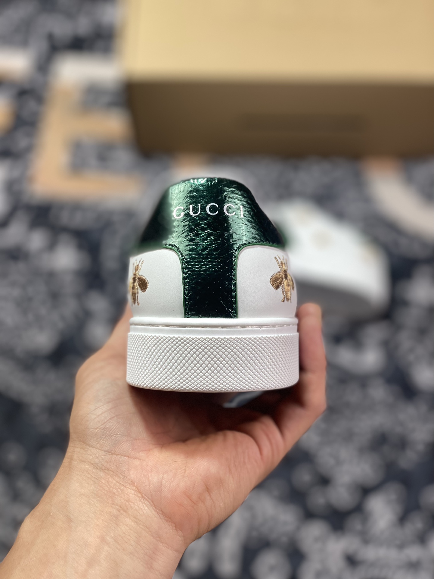 Gucci 1970 ACE Low Sneaker series low-top retro versatile casual sports white sneakers ”leather green and red embroidered bees and stars” 757943 04GG O9085