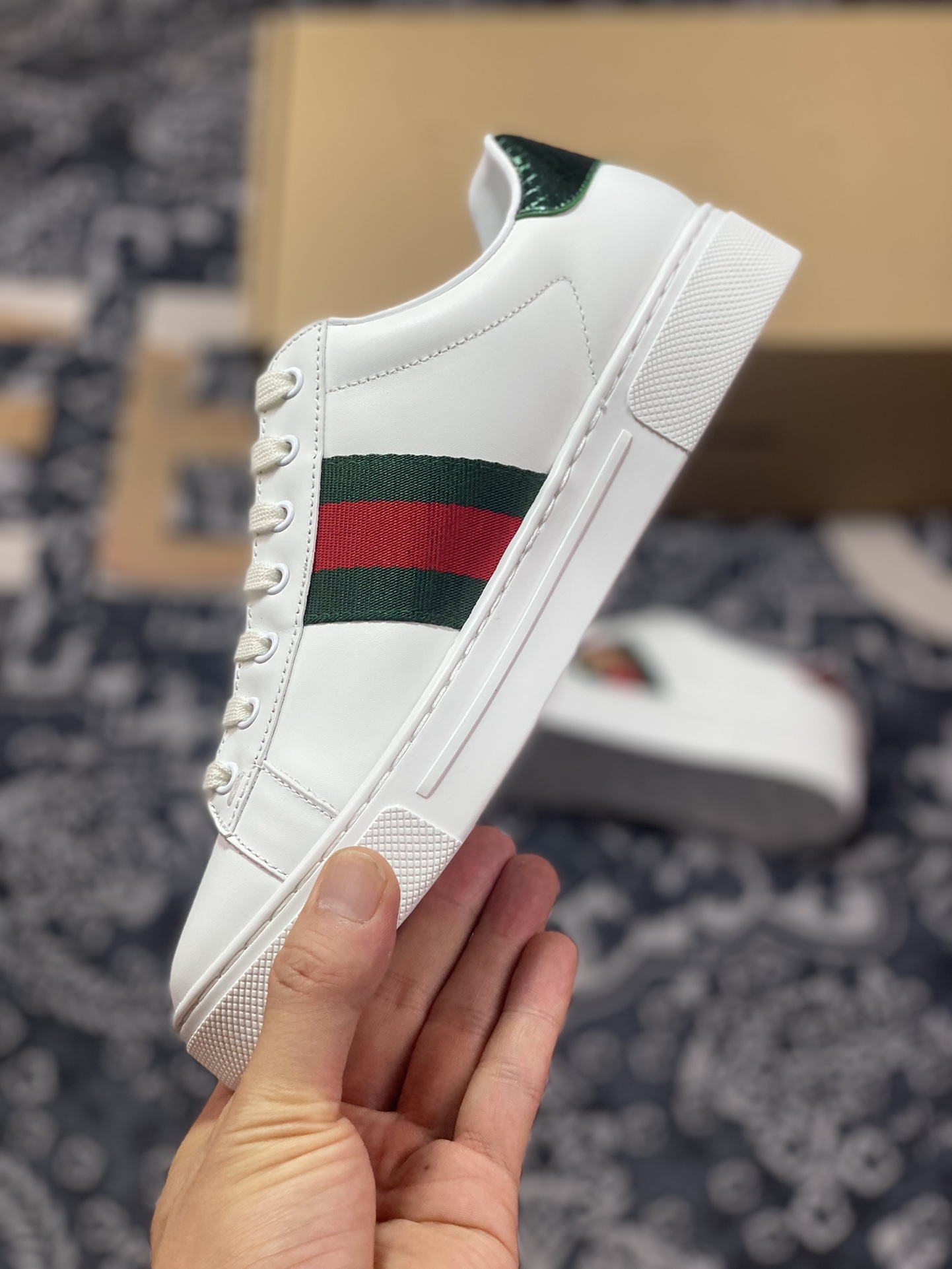 Gucci 1970 ACE Low Sneaker series low-top retro versatile casual sports white sneakers ”leather white green red and green mandarin duck bee” 747953 AAB8C 9110