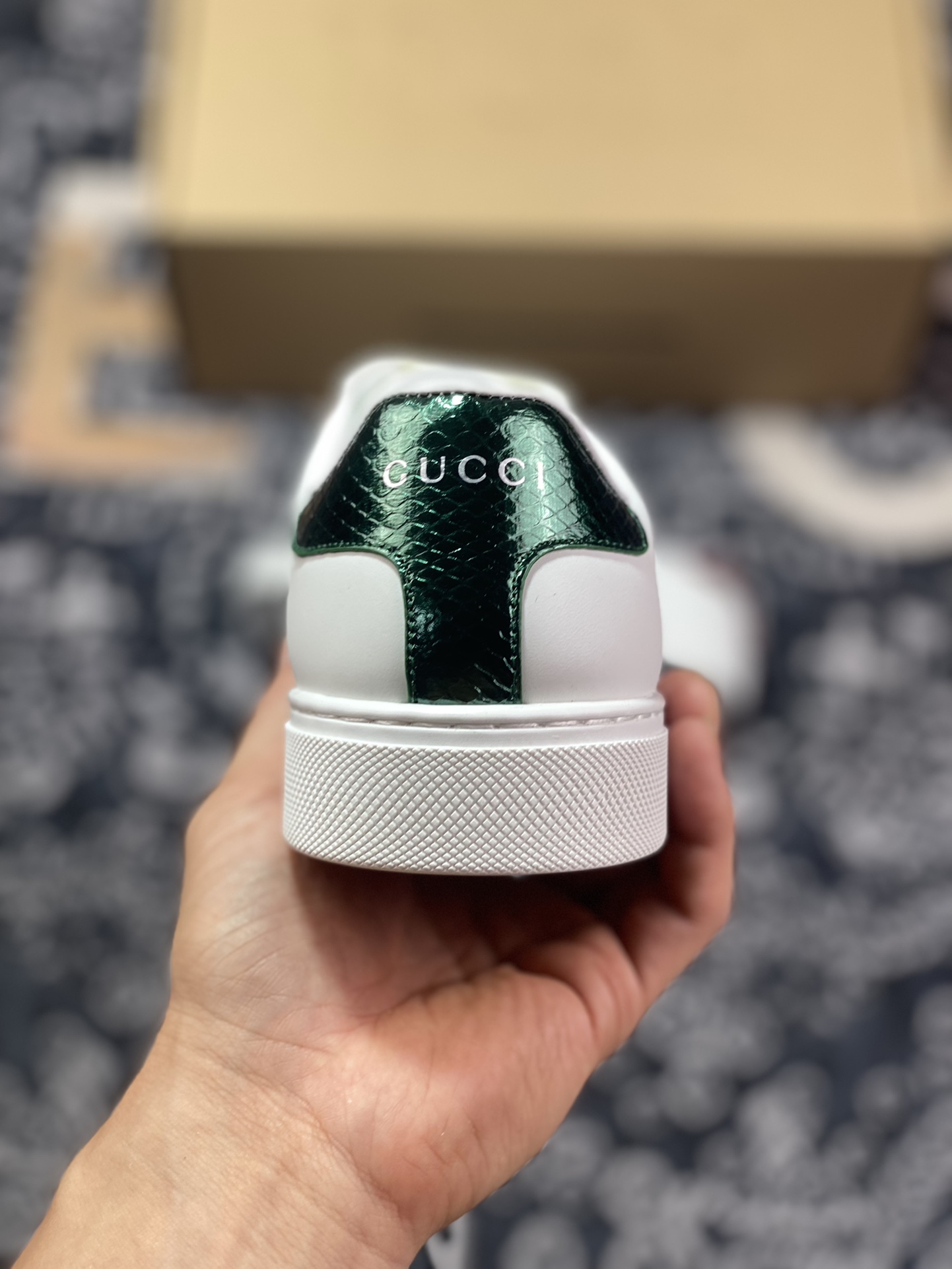 Gucci 1970 ACE Low Sneaker series low-top retro versatile casual sports white sneakers ”leather white green red and green mandarin duck bee” 747953 AAB8C 9110