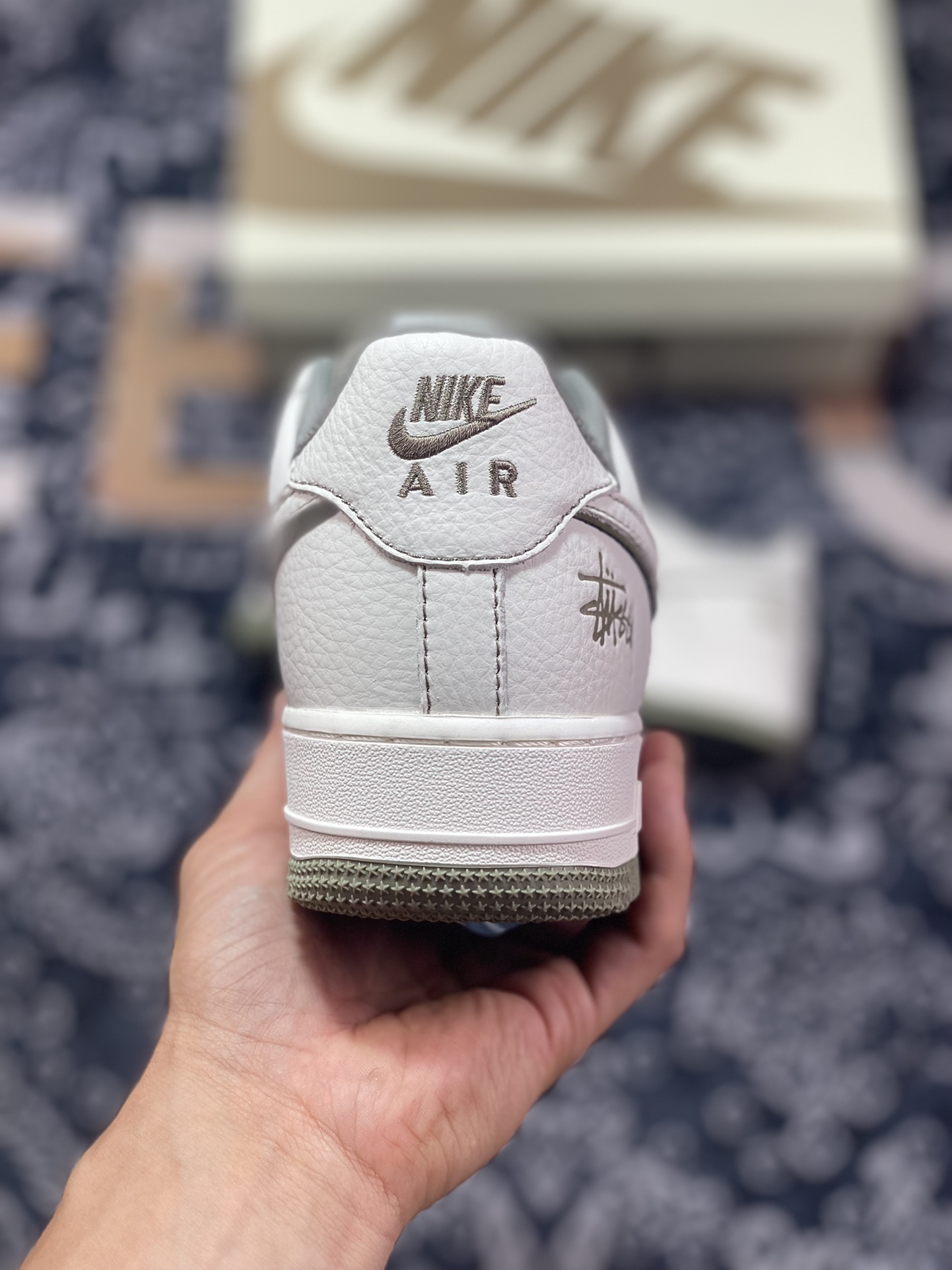 Stüssy x Nike Air Force 1′07 Low ”Milk White/Brown” Air Force One Sneakers ”Leather Beige Olive Brown Reflective Stüssy” UN1635-777